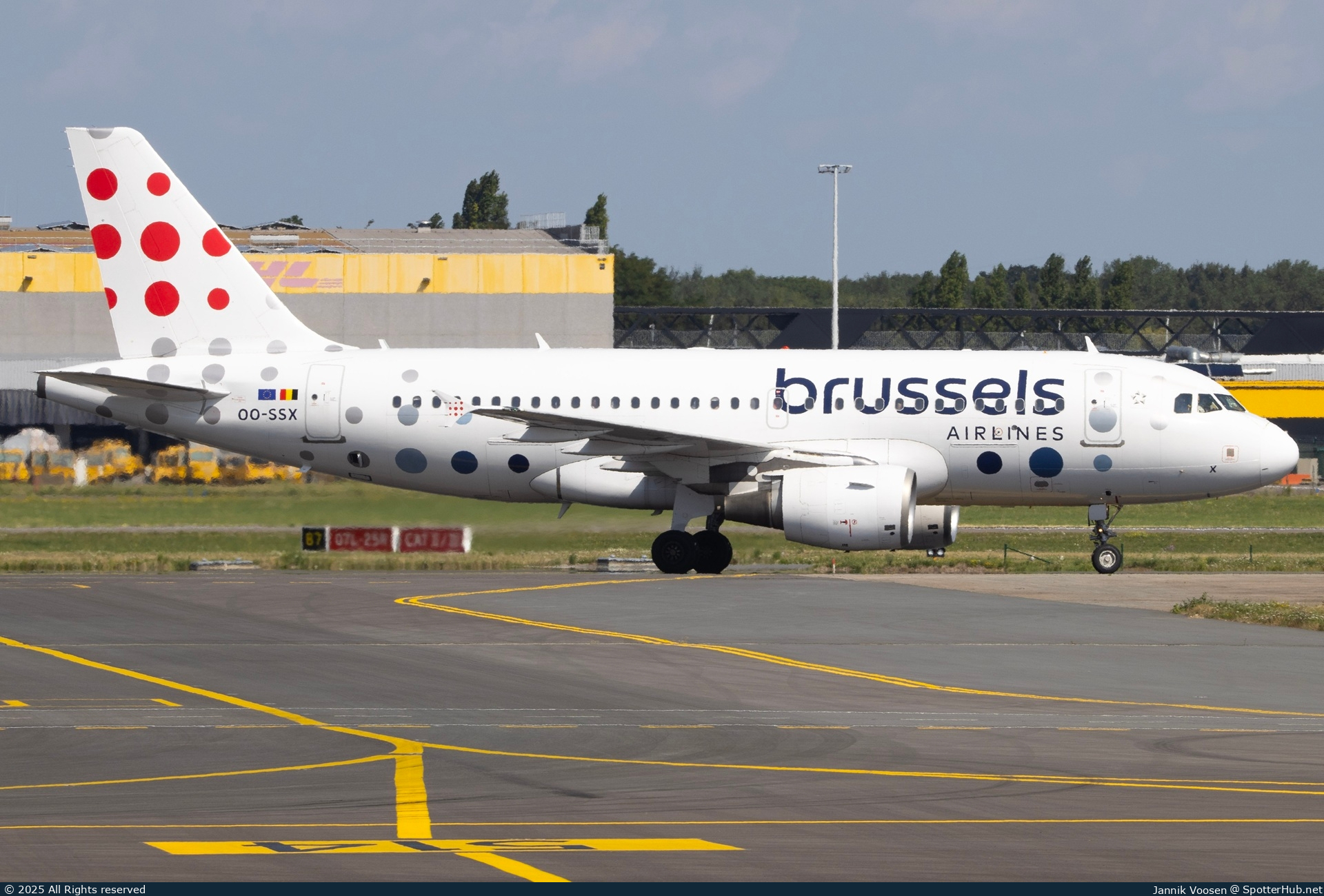 Photo of OO-SSX - Airbus A319-111 operated by Brussels Airlines