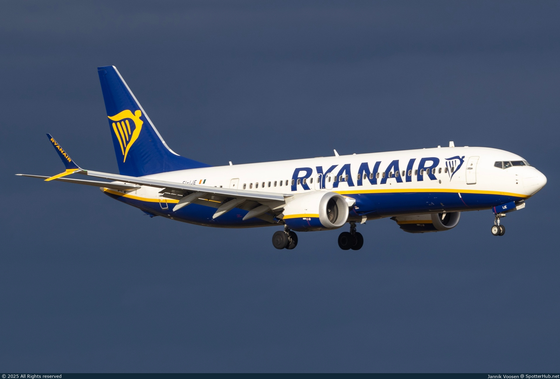 Photo of EI-IJE - Boeing 737 MAX 8-200 operated by Ryanair