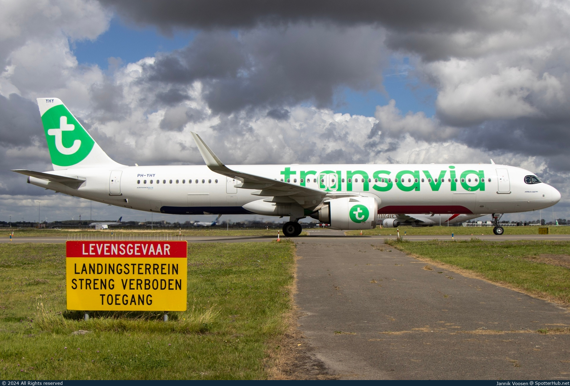Photo of PH-YHY - Airbus A321-251NX operated by Transavia