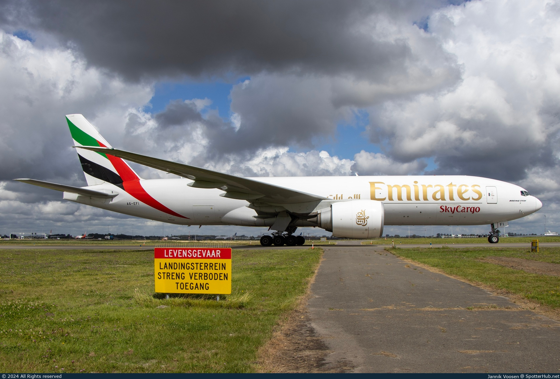 Photo of A6-EFI - Boeing 777-F1H operated by Emirates SkyCargo