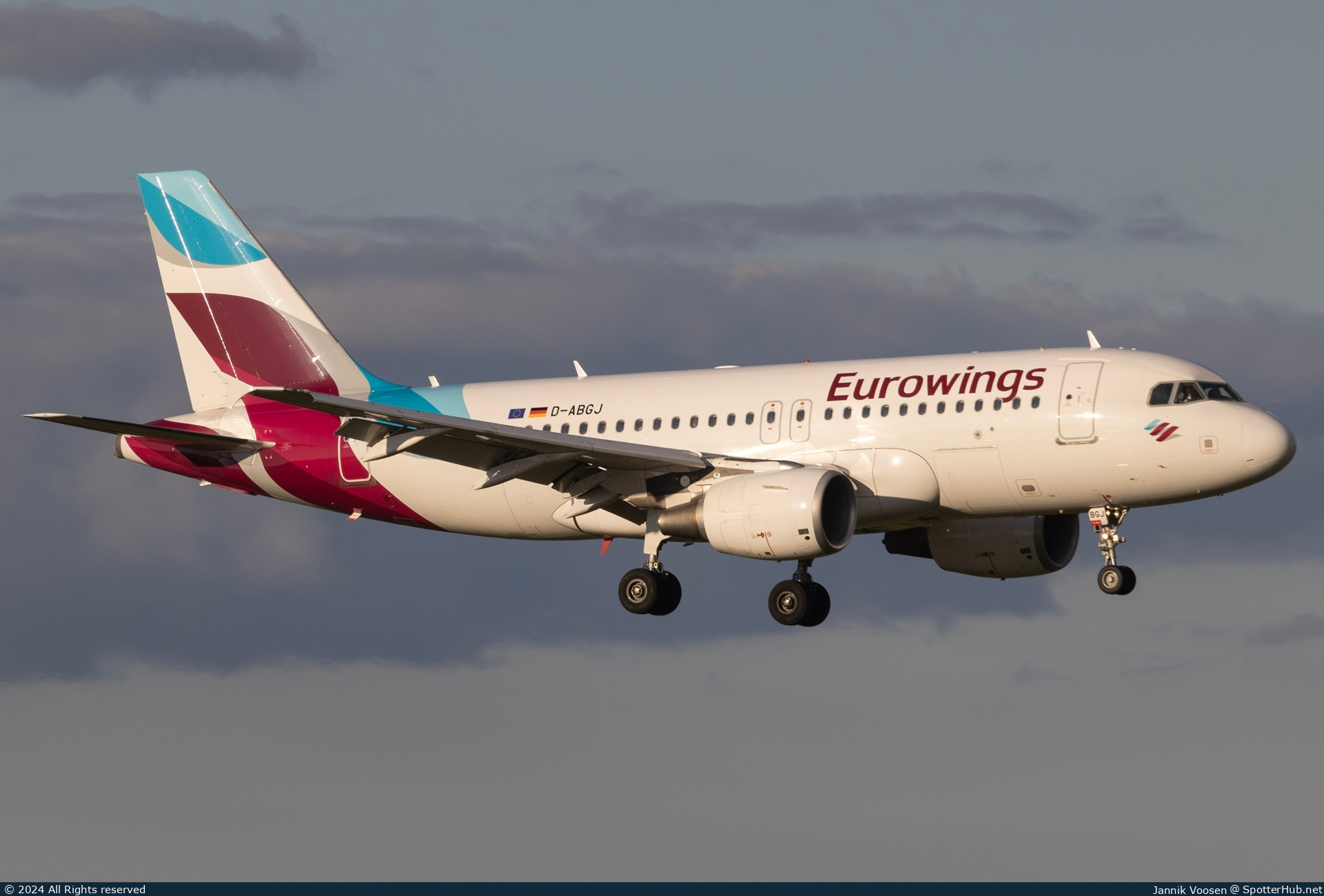 Photo of D-ABGJ - Airbus A319-112 operated by Eurowings