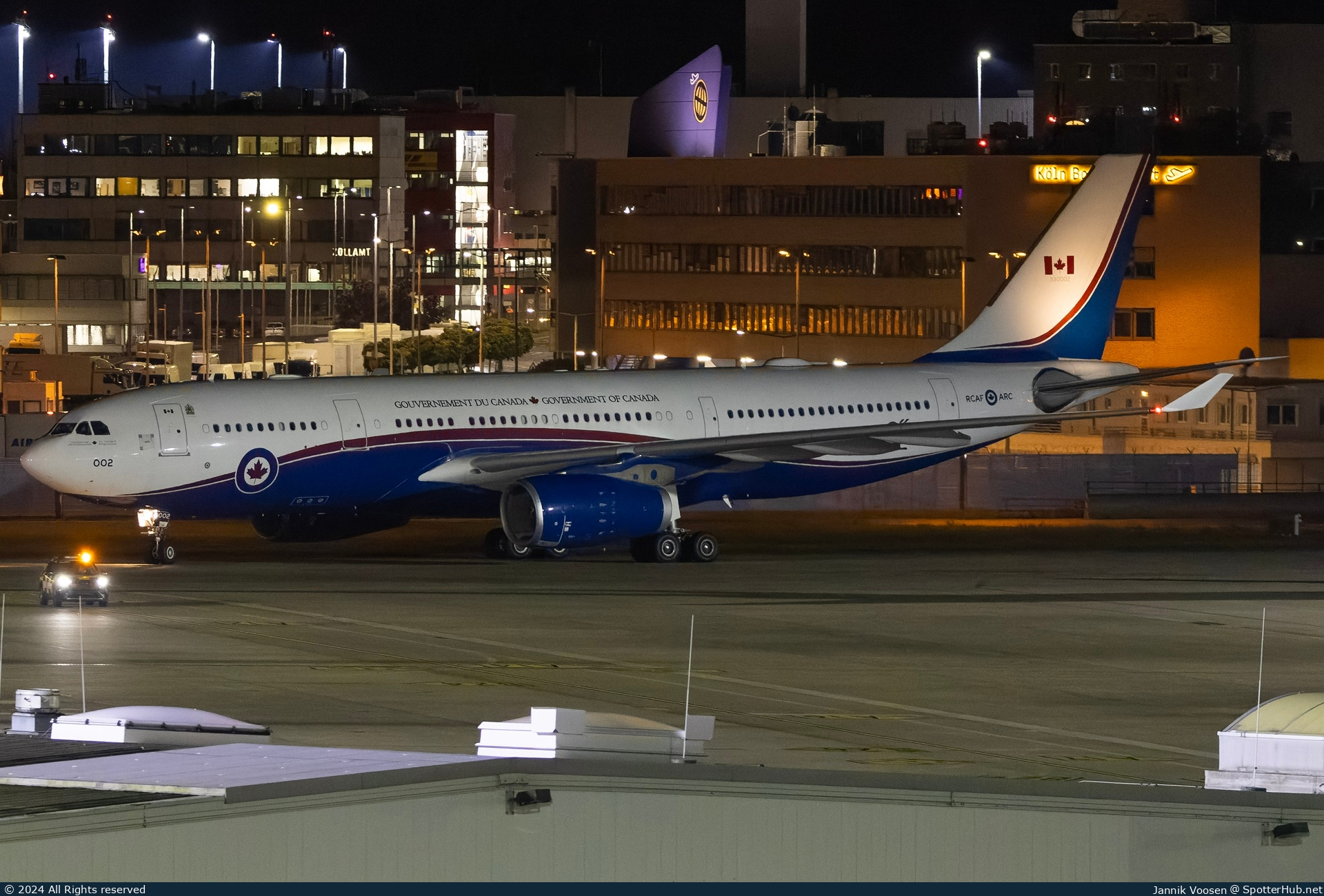 Photo of 330002 - Airbus CC-330 Husky operated by Royal Canadian Air Force