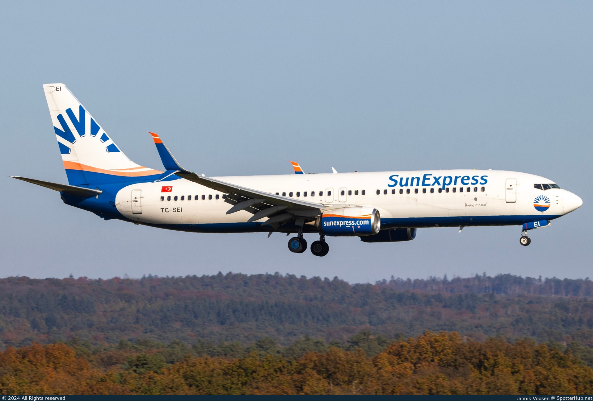 Photo of TC-SEI - Boeing 737-8HC operated by SunExpress