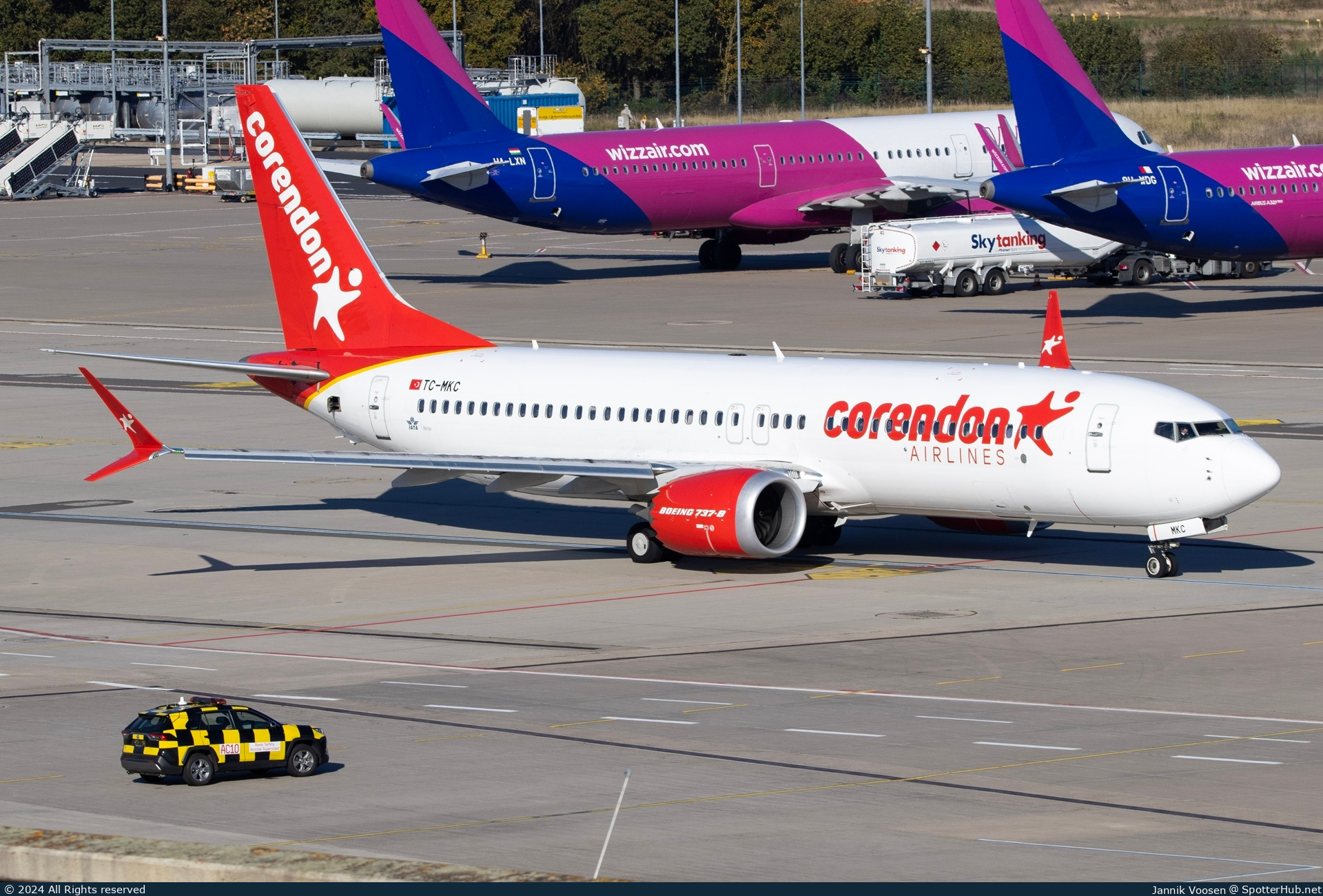 Photo of TC-MKC - Boeing 737 MAX 8 operated by Corendon Airlines