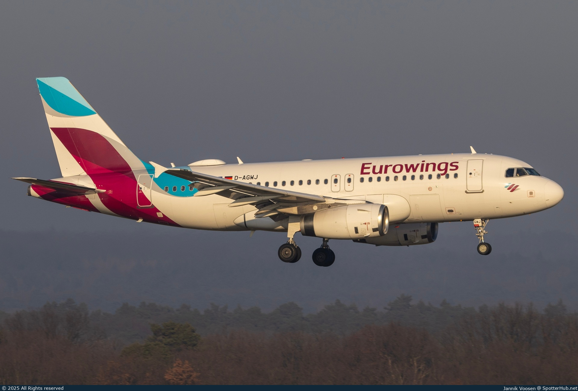Photo of D-AGWJ - Airbus A319-132 operated by Eurowings