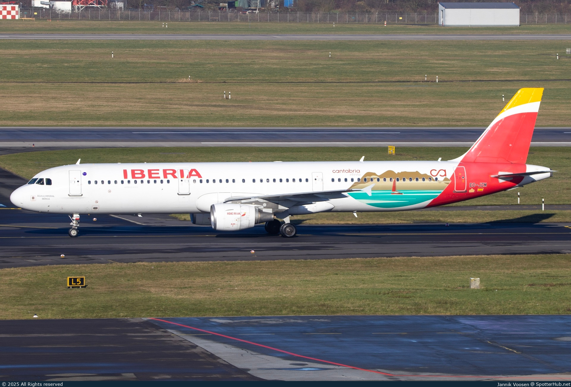 Photo of EC-JZM - Airbus A321-212 operated by Iberia