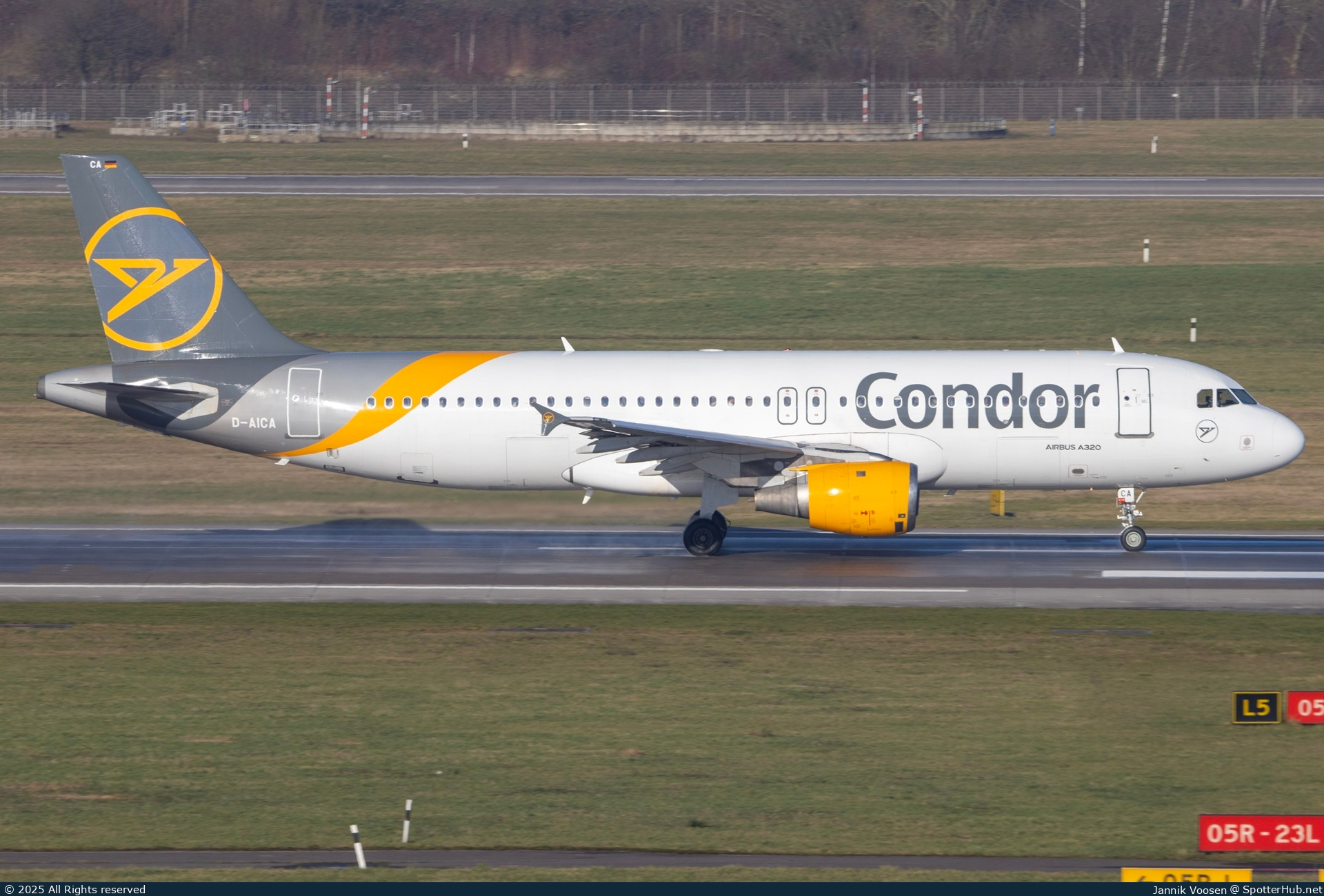 Photo of D-AICA - Airbus A320-212 operated by Condor