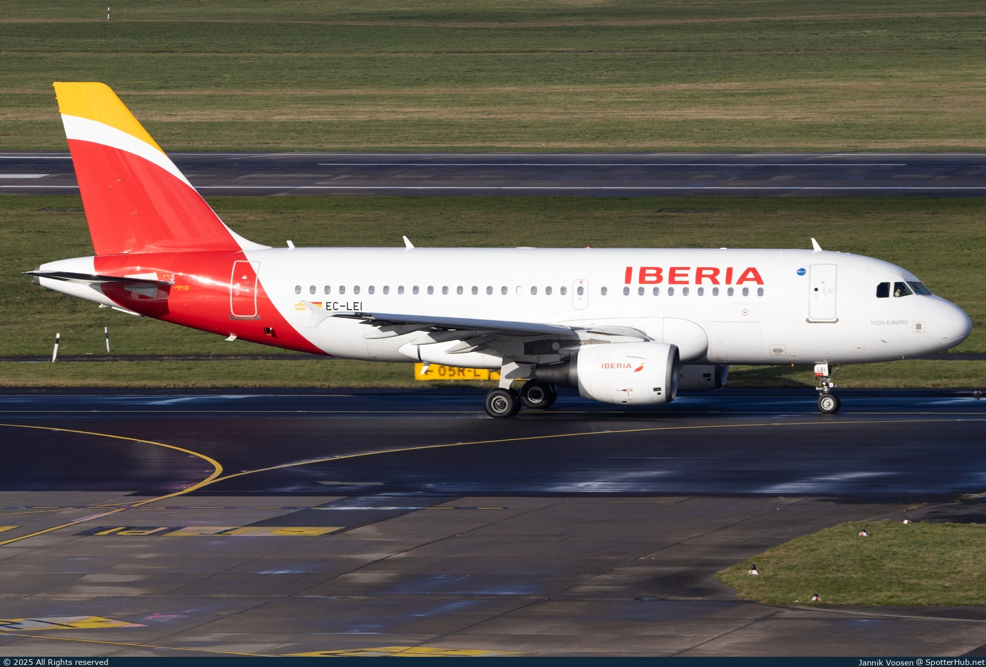Photo of EC-LEI - Airbus A319-111 operated by Iberia