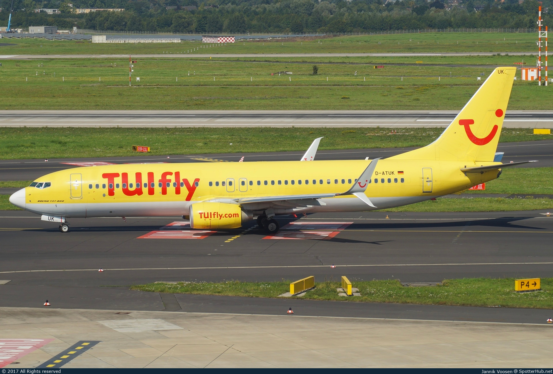 Photo of D-ATUK - Boeing 737-8K5 operated by TUIfly
