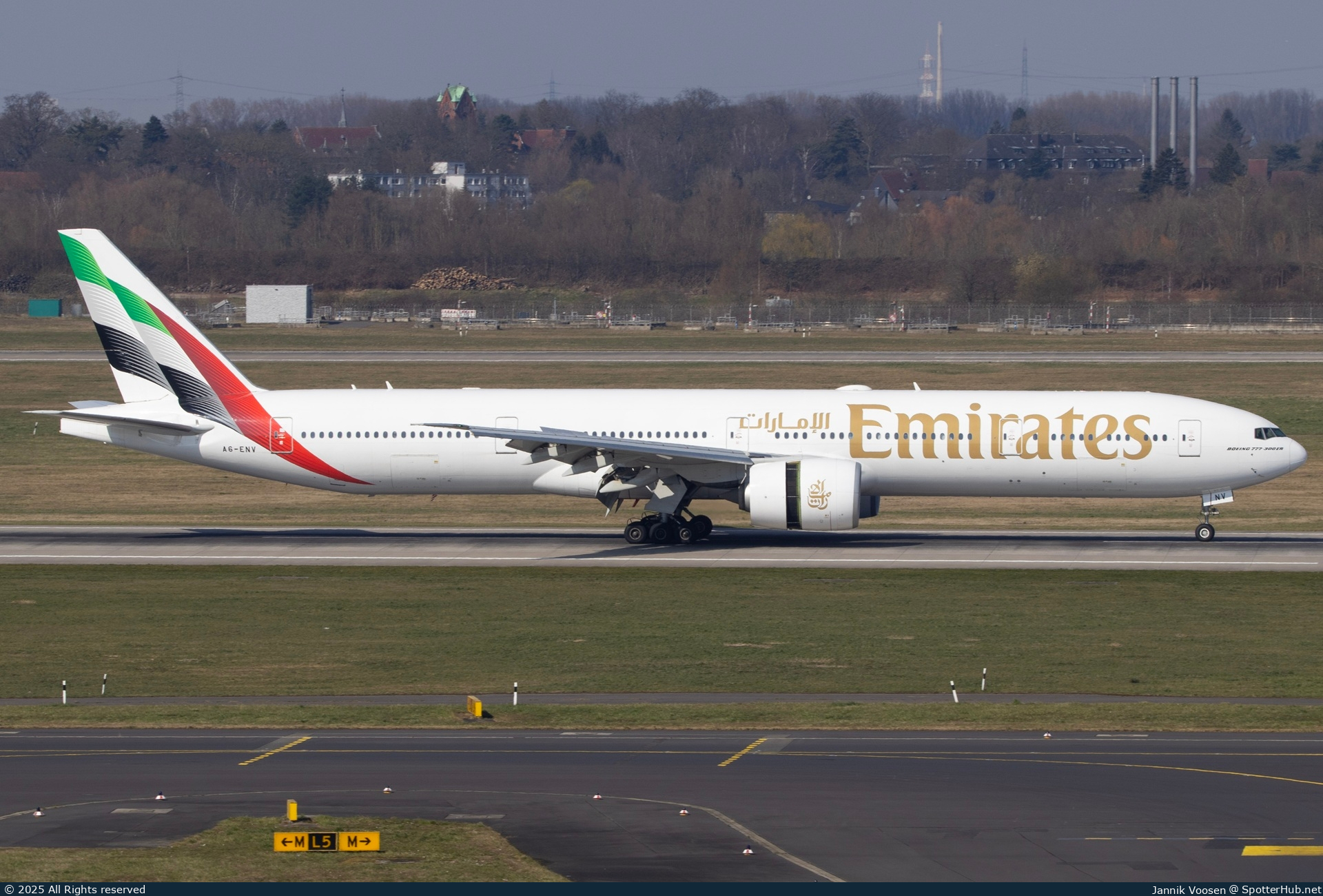 Photo of A6-ENV - Boeing 777-31H(ER) operated by Emirates