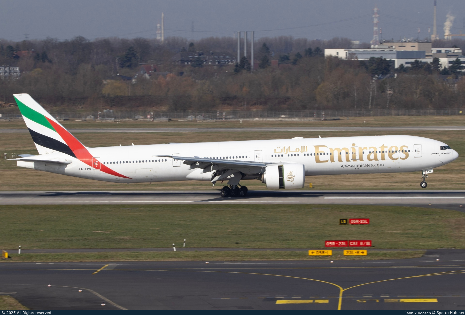 Photo of A6-EPR - Boeing 777-31H(ER) operated by Emirates