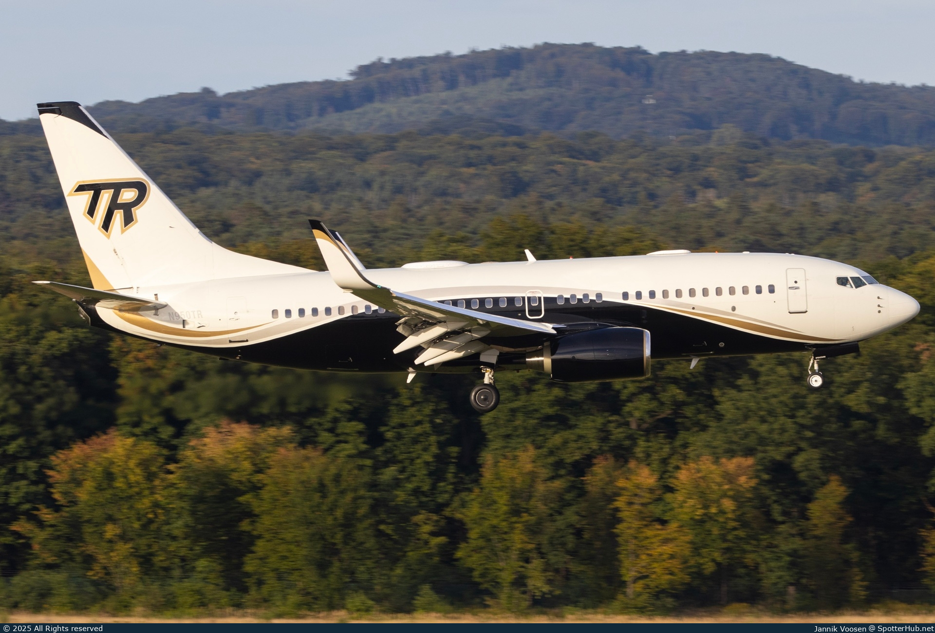 Photo of N950TR - Boeing 737-7CG(BBJ) operated by Silver Air Private Jets