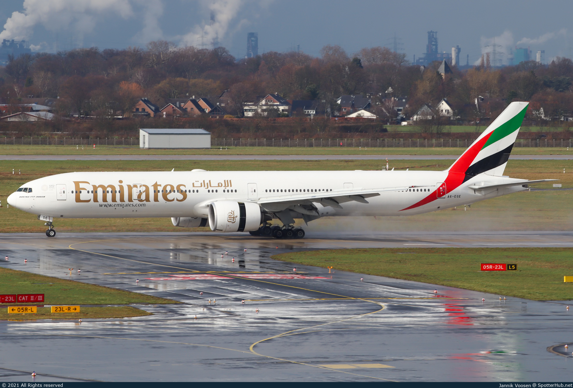 Photo of A6-EGE - Boeing 777-31H(ER) operated by Emirates