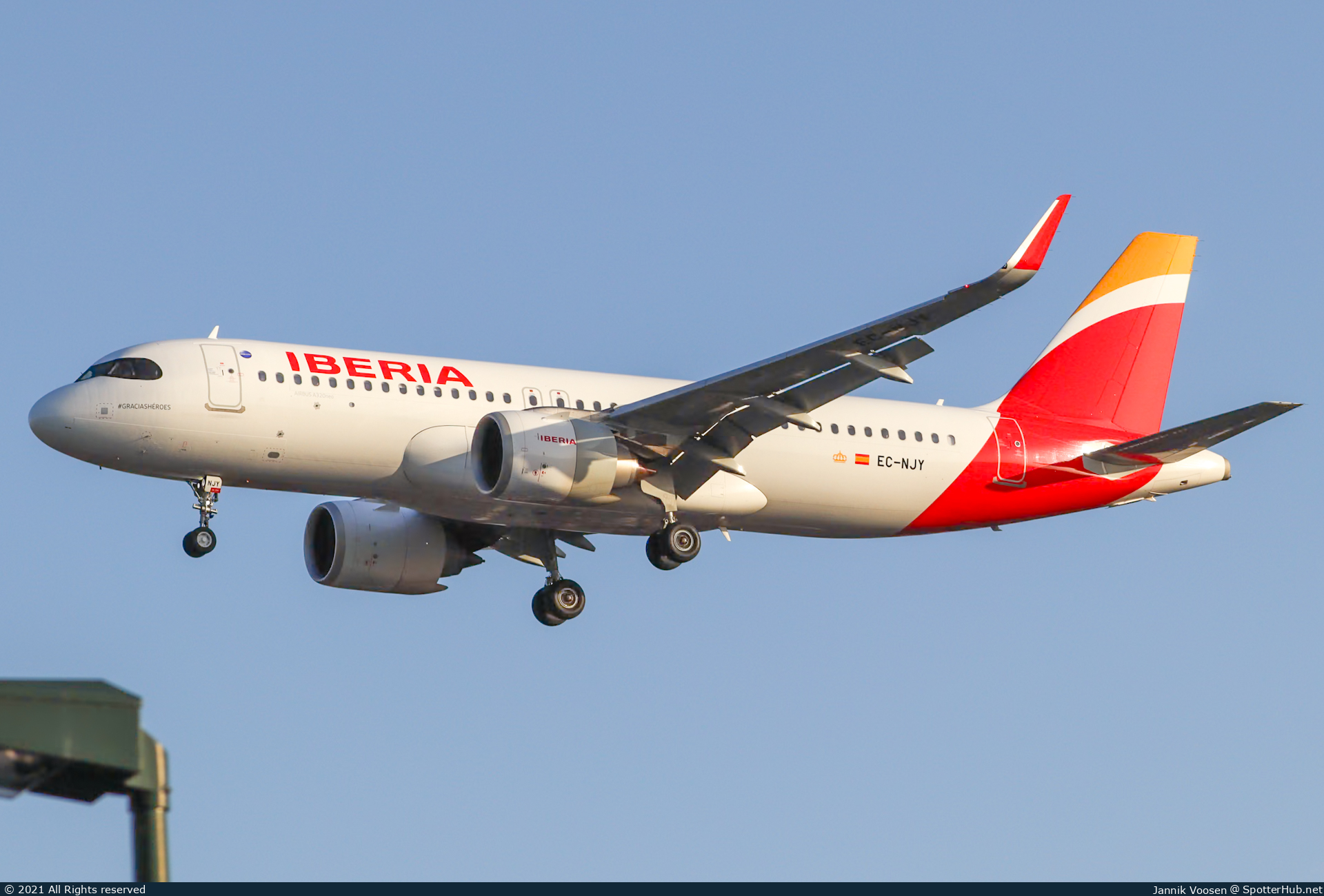 Photo of EC-NJY - Airbus A320-251N operated by Iberia