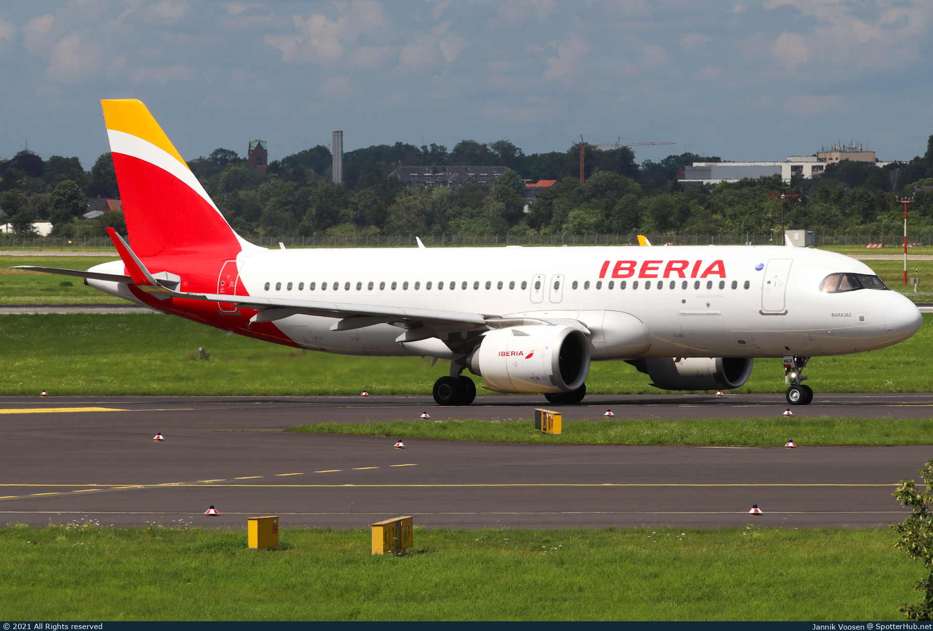 Photo of EC-NER - Airbus A320-251N operated by Iberia