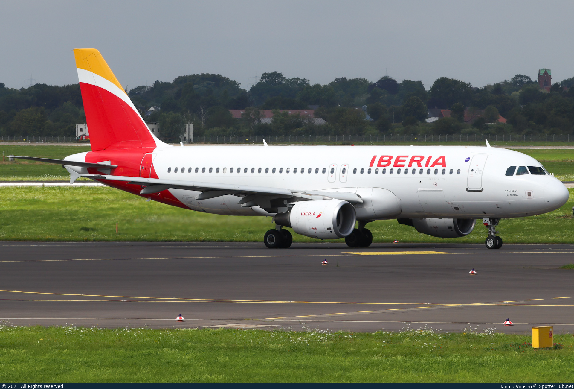 Photo of EC-IZH - Airbus A320-214 operated by Iberia