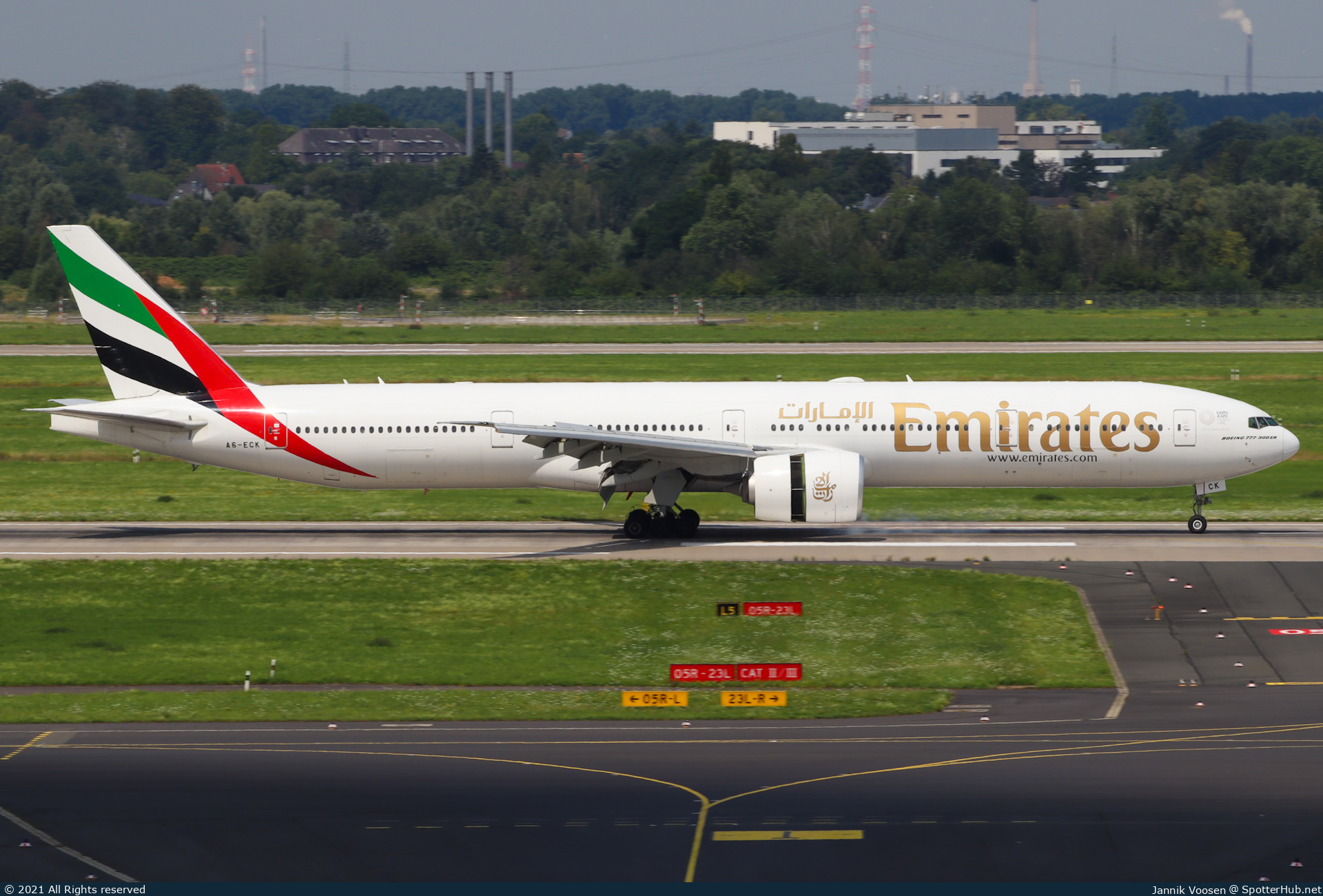 Photo of A6-ECK - Boeing 777-31H(ER) operated by Emirates