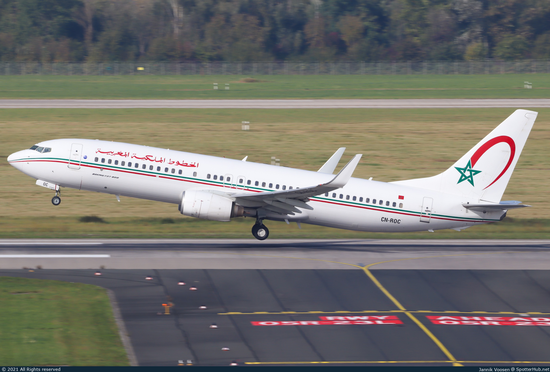 Photo of CN-ROC - Boeing 737-8B6 operated by Royal Air Maroc