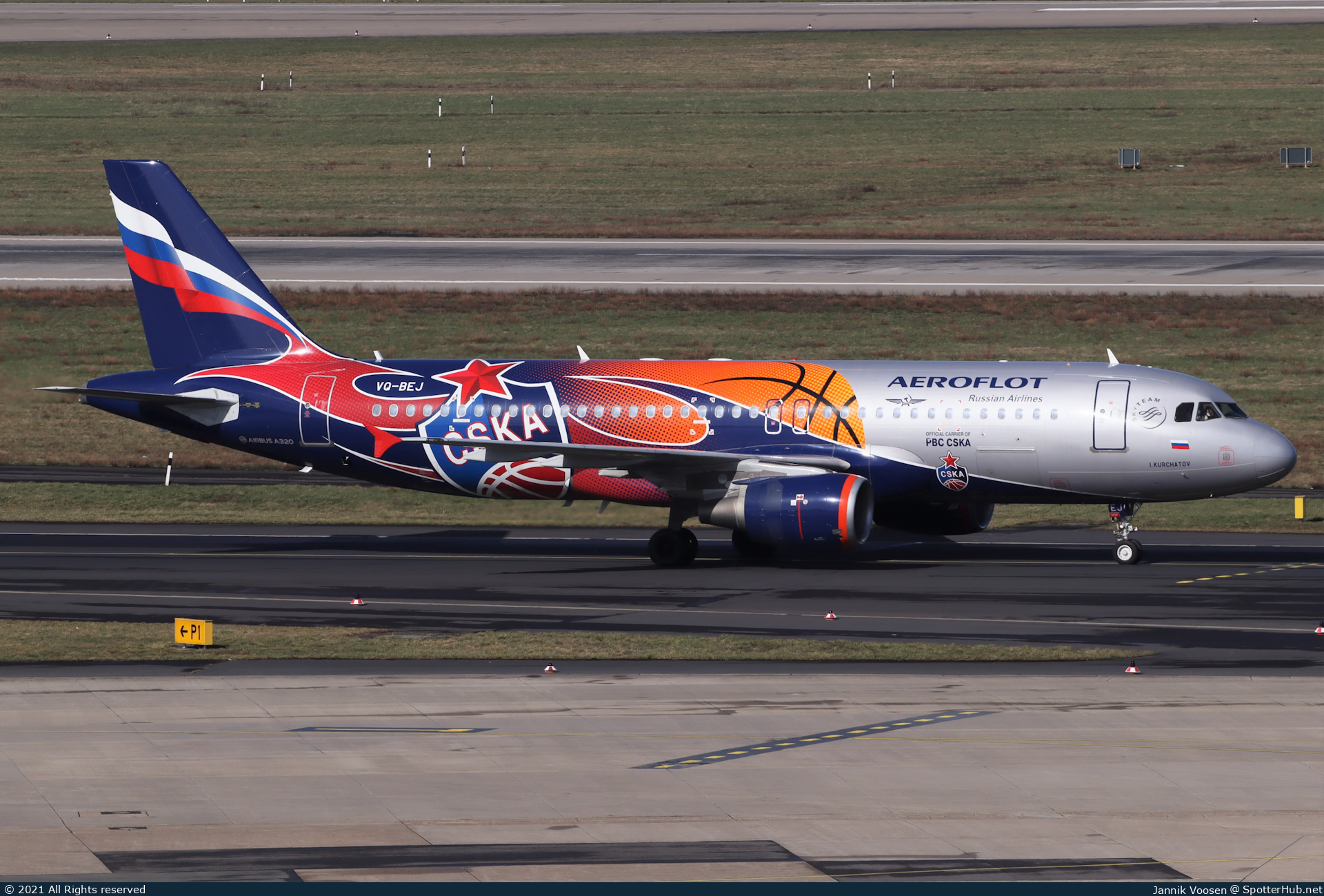 Photo of VQ-BEJ - Airbus A320-214 operated by Aeroflot