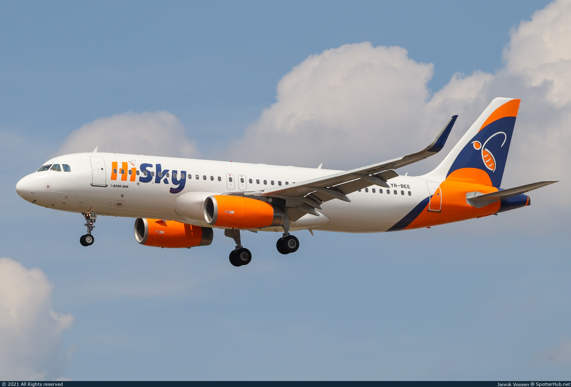 Photo of YR-BEE - Airbus A320-232 operated by HiSky Europe
