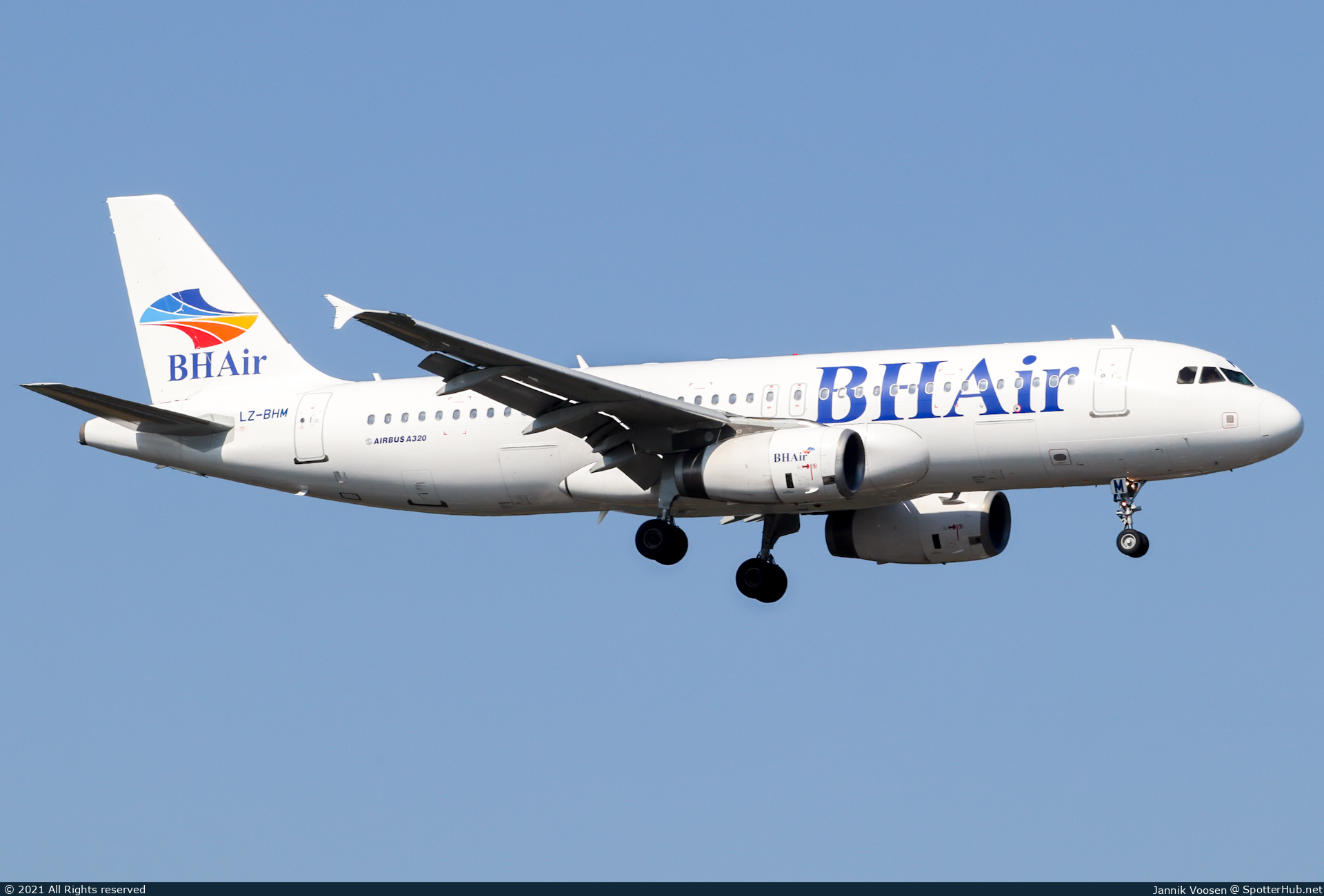Photo of LZ-BHM - Airbus A320-232 operated by BH Air