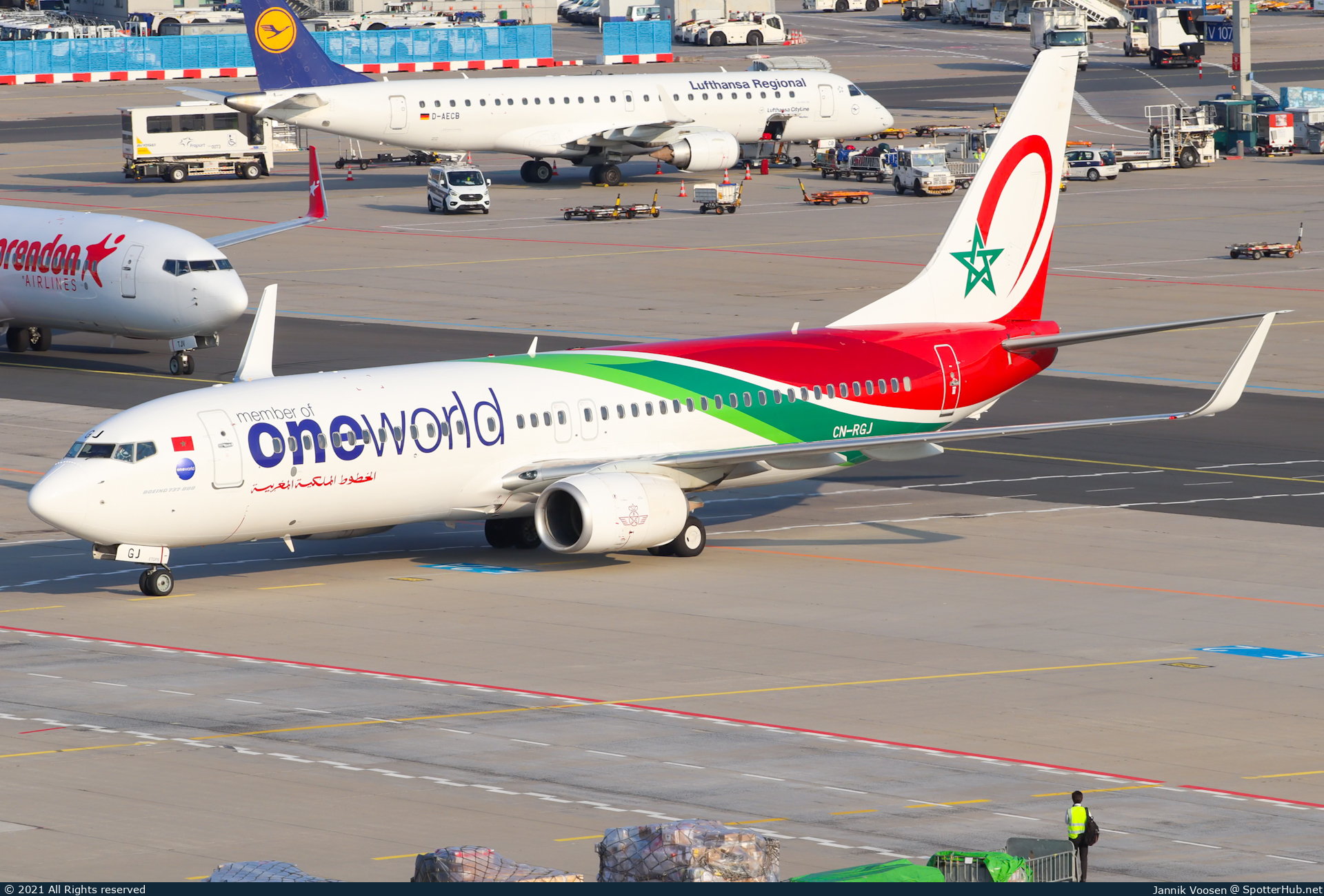 Photo of CN-RGJ - Boeing 737-8B6 operated by Royal Air Maroc