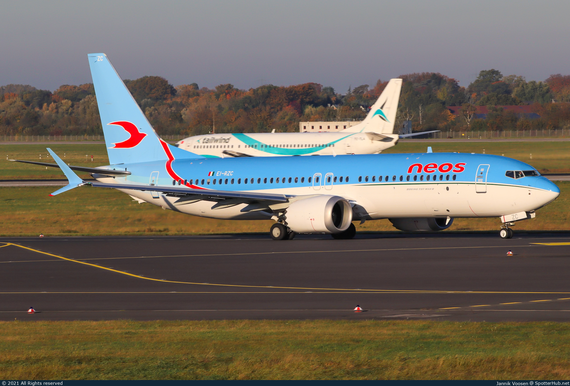 Photo of EI-RZC - Boeing 737 MAX 8 operated by Neos