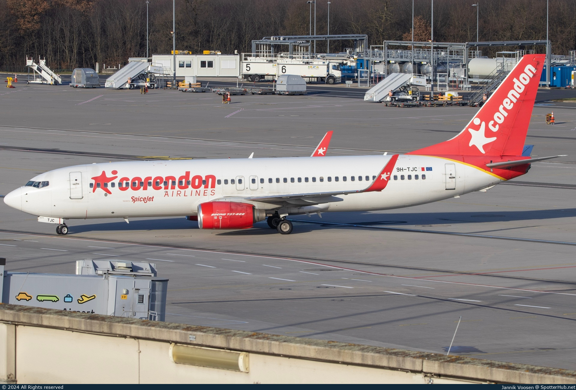 Photo of 9H-TJC - Boeing 737-86N operated by Corendon Airlines Europe