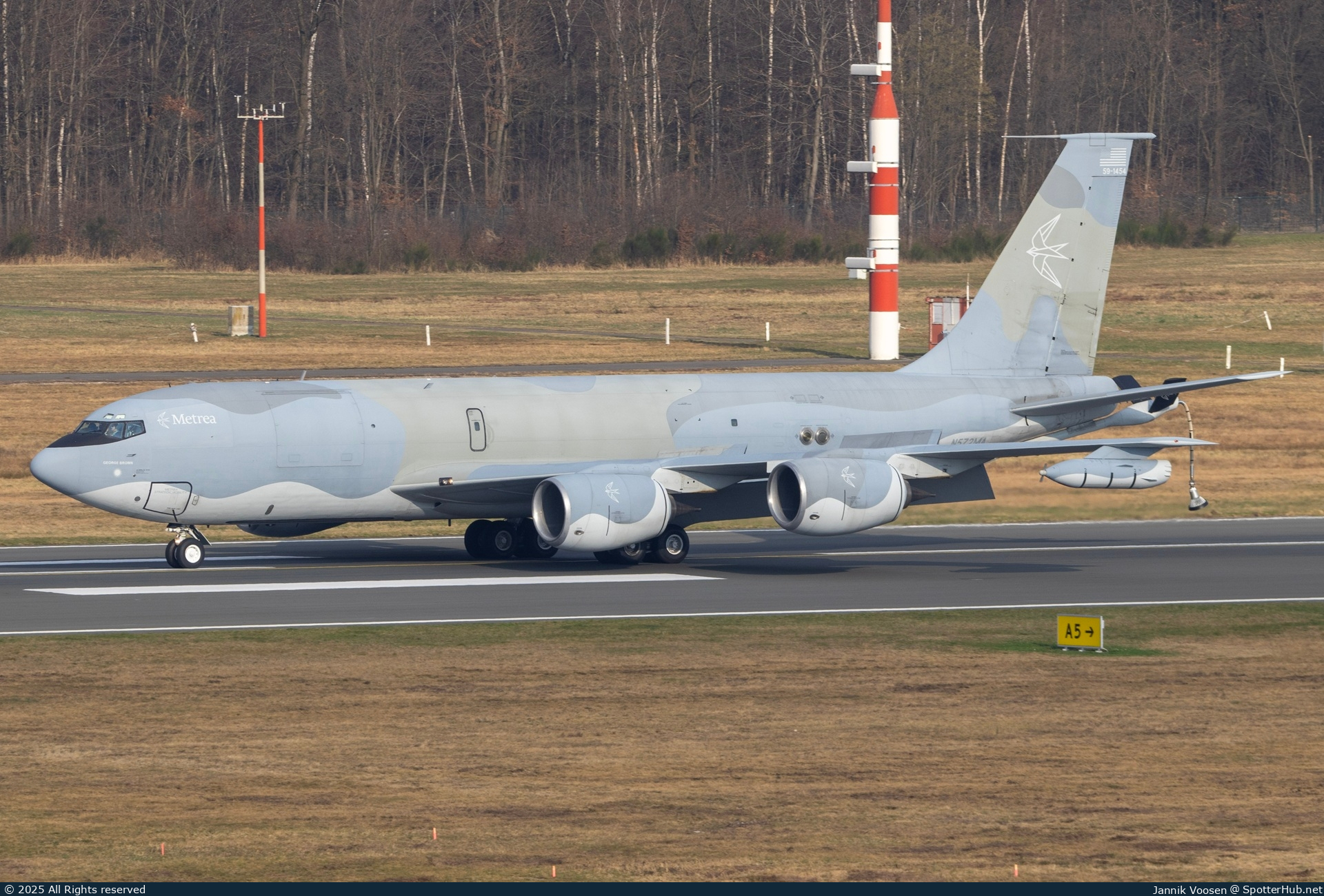 Photo of N572MA - Boeing KC-135R Stratotanker operated by Metrea Aerospace