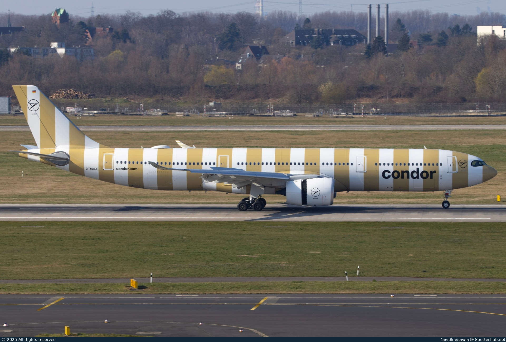 Photo of D-ANRJ - Airbus A330-941 operated by Condor