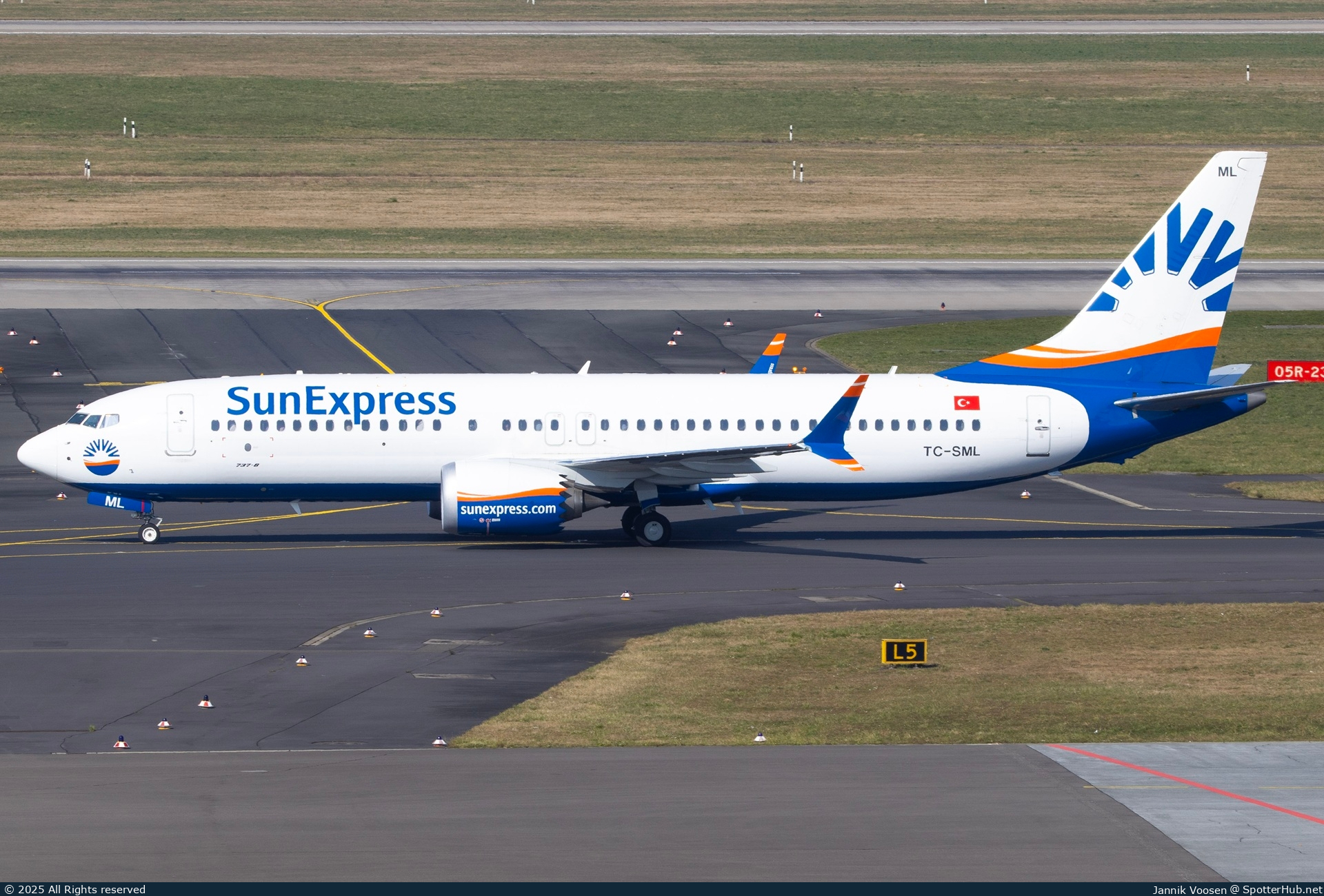 Photo of TC-SML - Boeing 737 MAX 8 operated by SunExpress