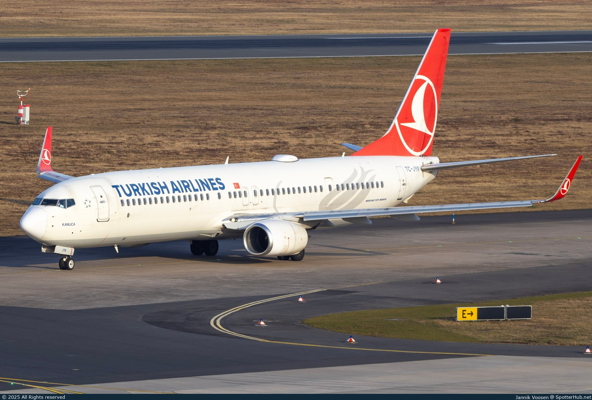 Photo of TC-JYN - Boeing 737-9F2(ER) operated by Turkish Airlines