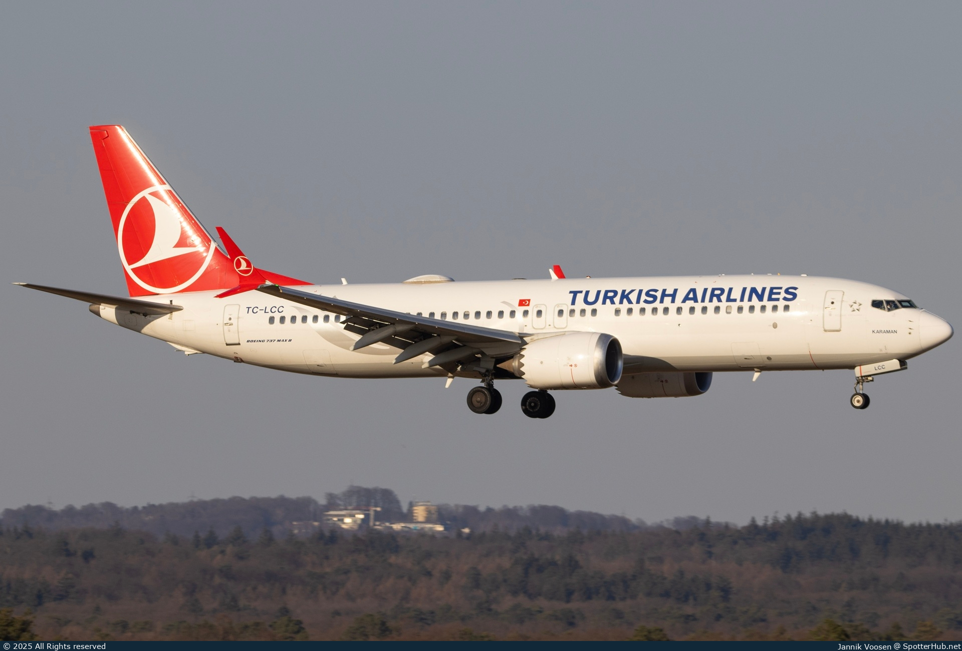 Photo of TC-LCC - Boeing 737 MAX 8 operated by Turkish Airlines