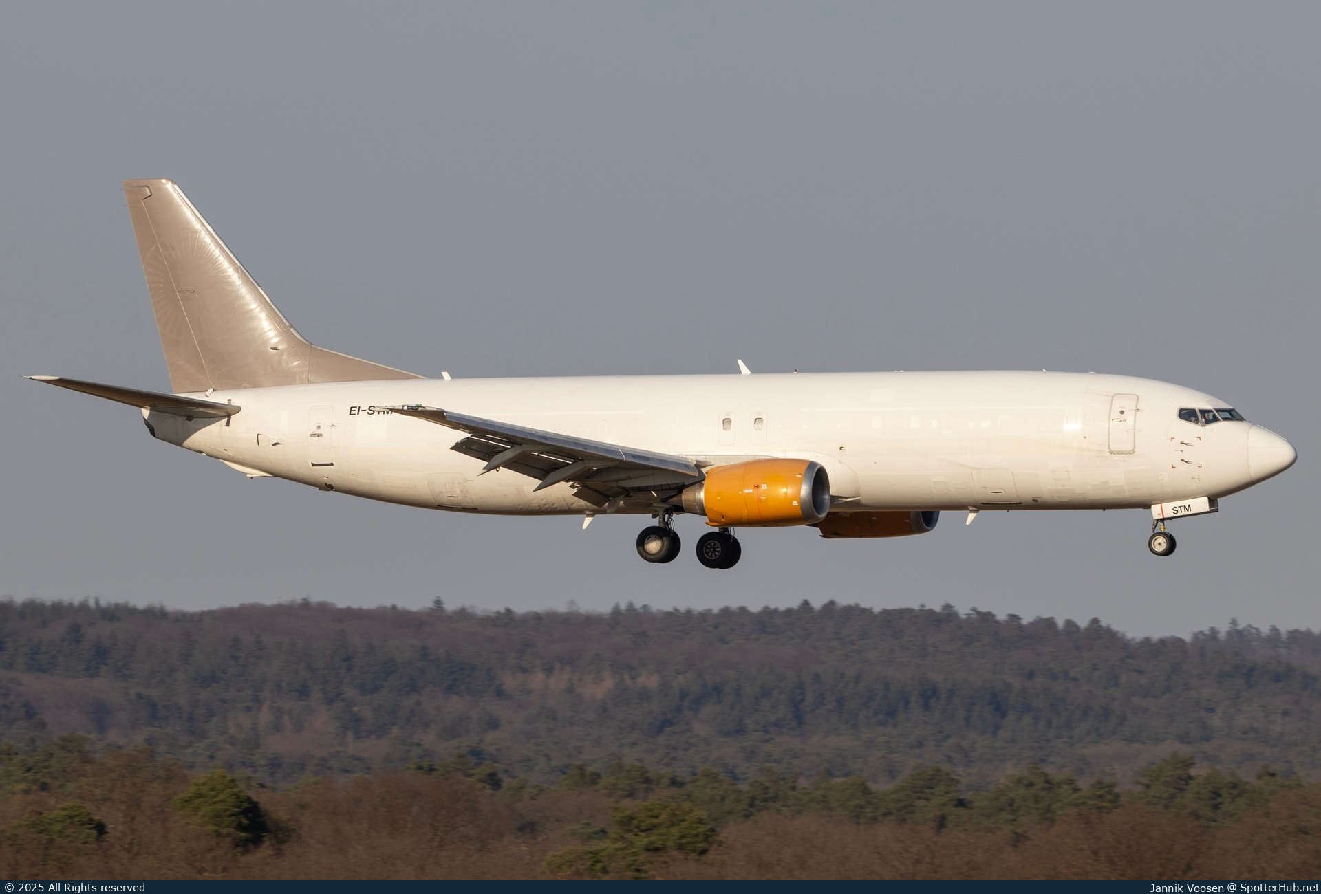 Photo of EI-STM - Boeing 737-4Z9(F) operated by ASL Airlines Ireland