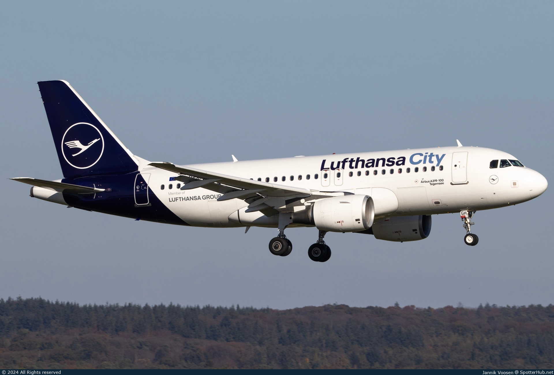 Photo of D-ABGH - Airbus A319-112 operated by Lufthansa City Airlines