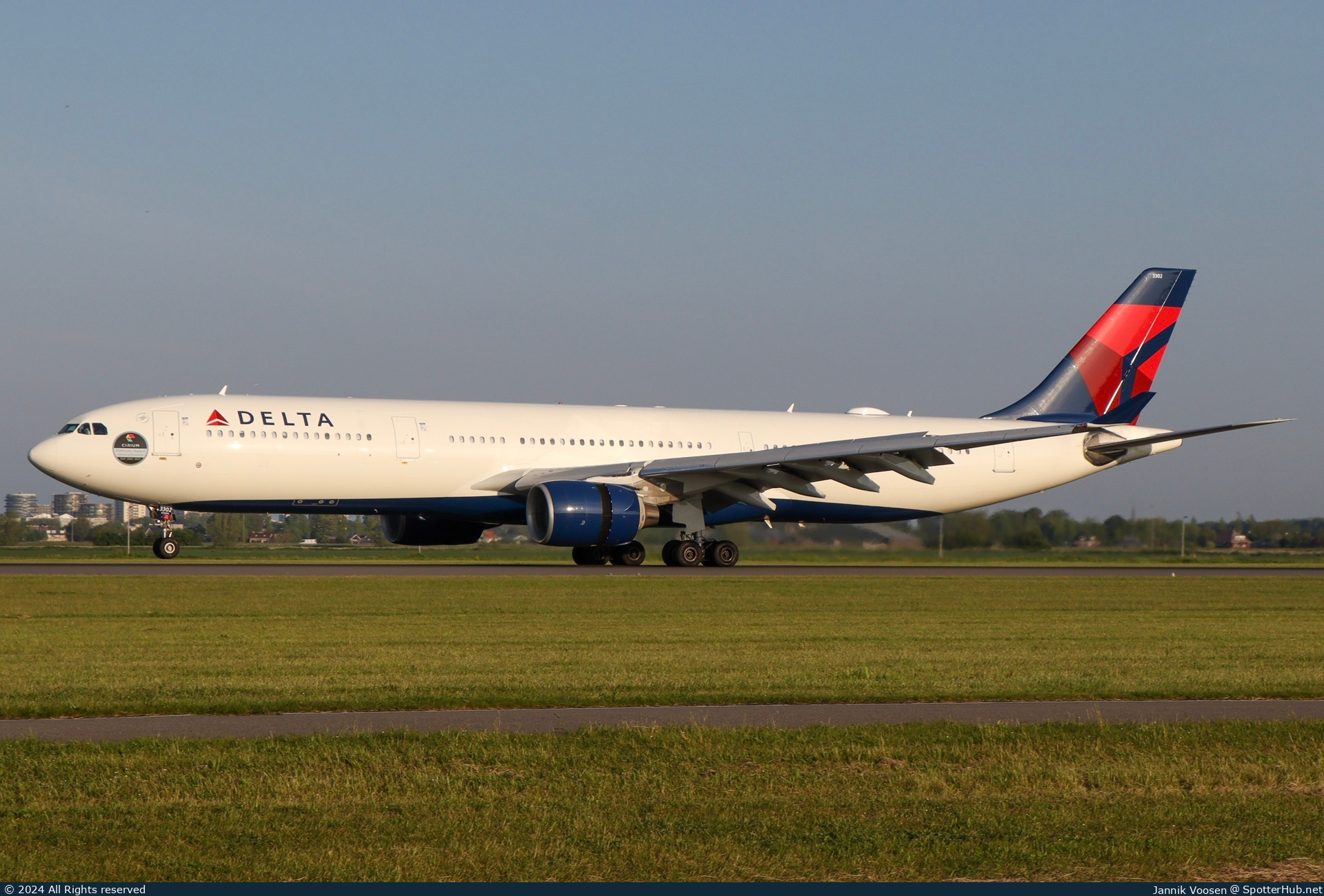 Photo of N802NW - Airbus A330-323 operated by Delta Air Lines