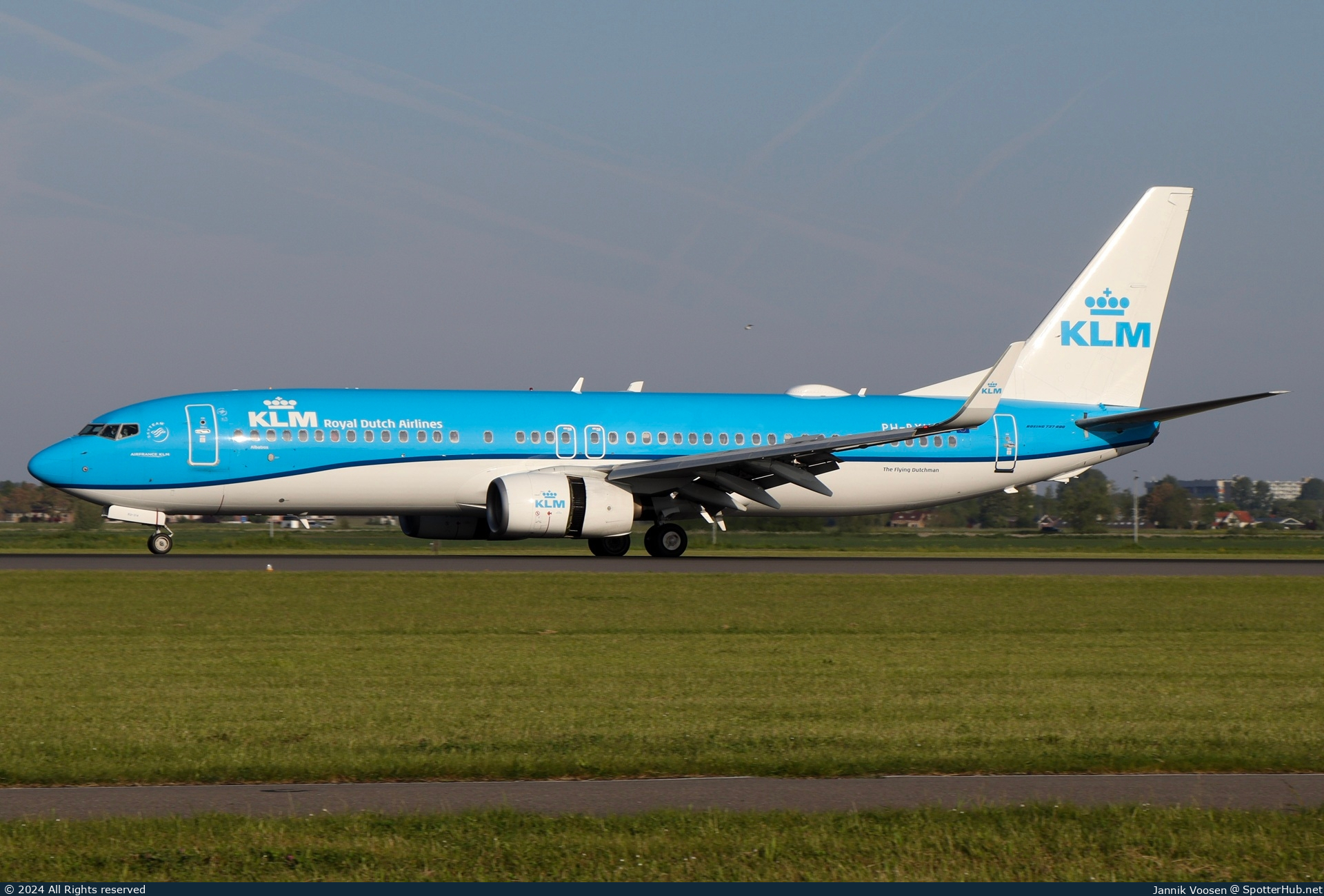 Photo of PH-BXU - Boeing 737-8BK operated by KLM Royal Dutch Airlines