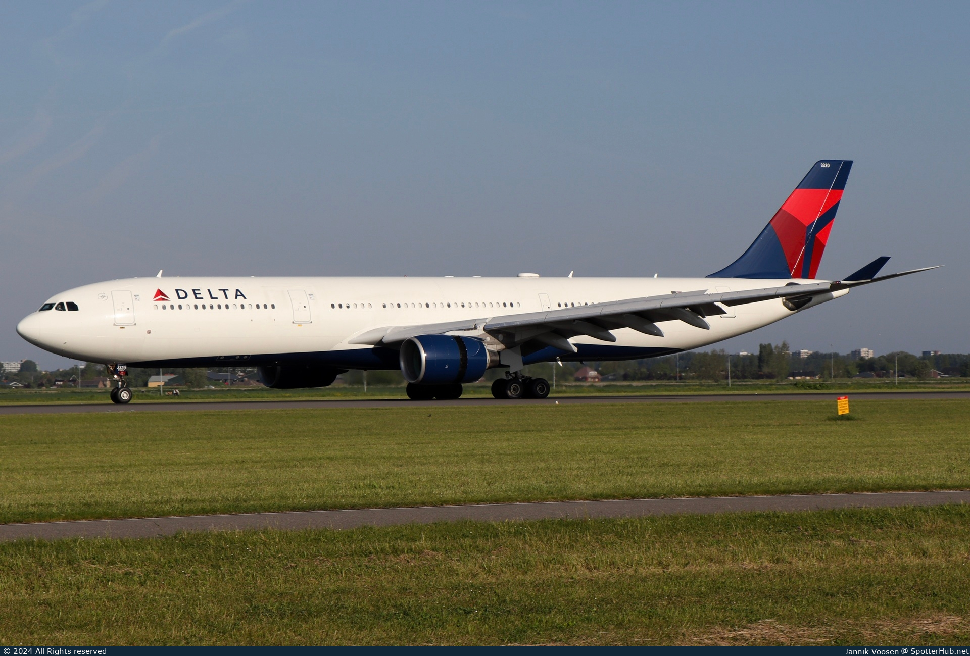 Photo of N820NW - Airbus A330-323 operated by Delta Air Lines