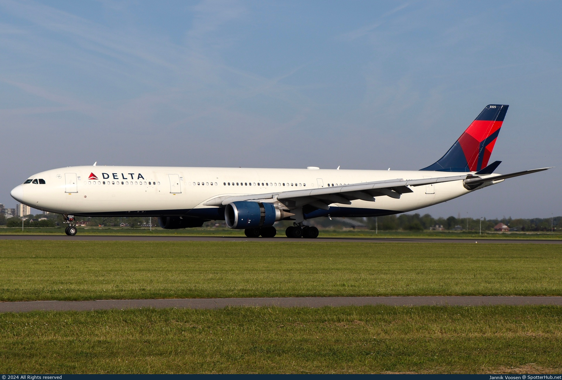 Photo of N825NW - Airbus A330-302 operated by Delta Air Lines