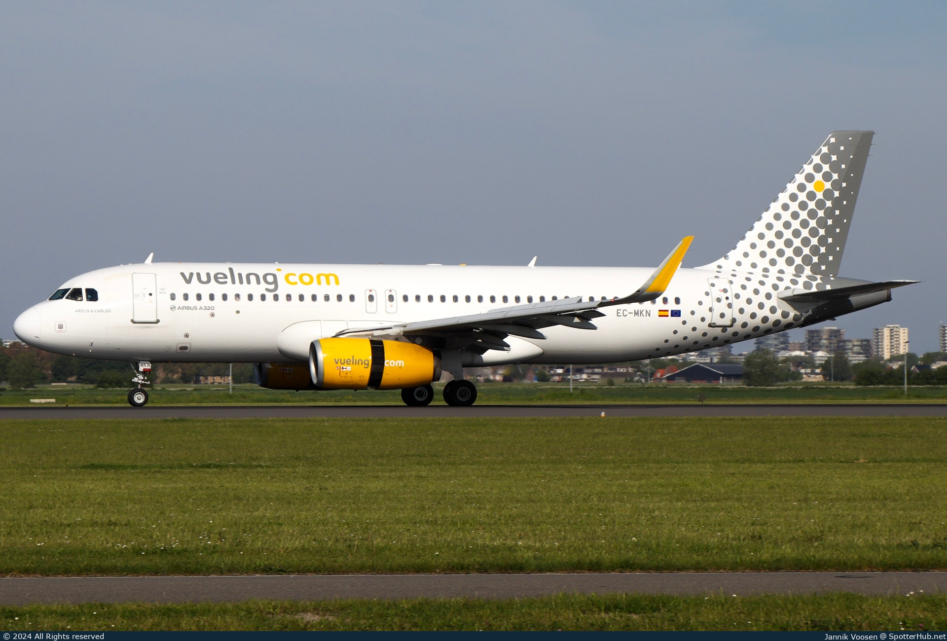 Photo of EC-MKN - Airbus A320-232 operated by Vueling