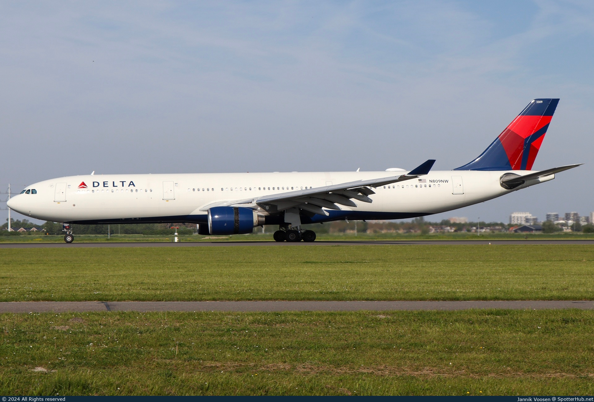 Photo of N809NW - Airbus A330-323 operated by Delta Air Lines