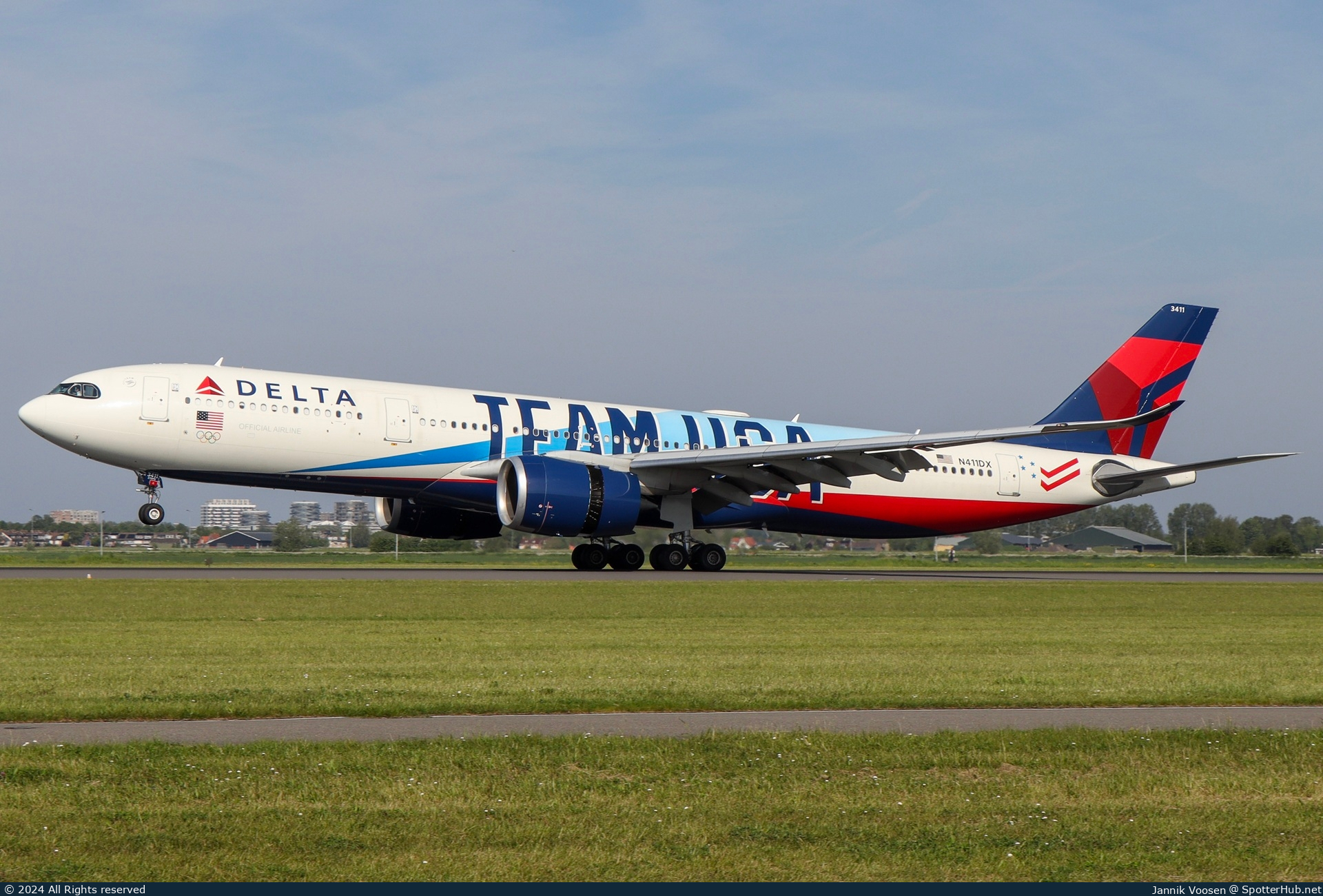 Photo of N411DX - Airbus A330-941 operated by Delta Air Lines