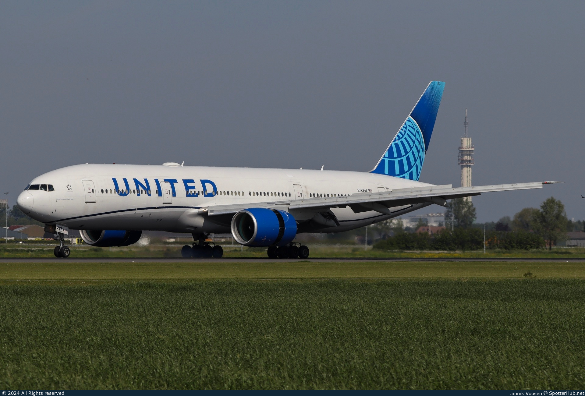 Photo of N783UA - Boeing 777-222(ER) operated by United Airlines