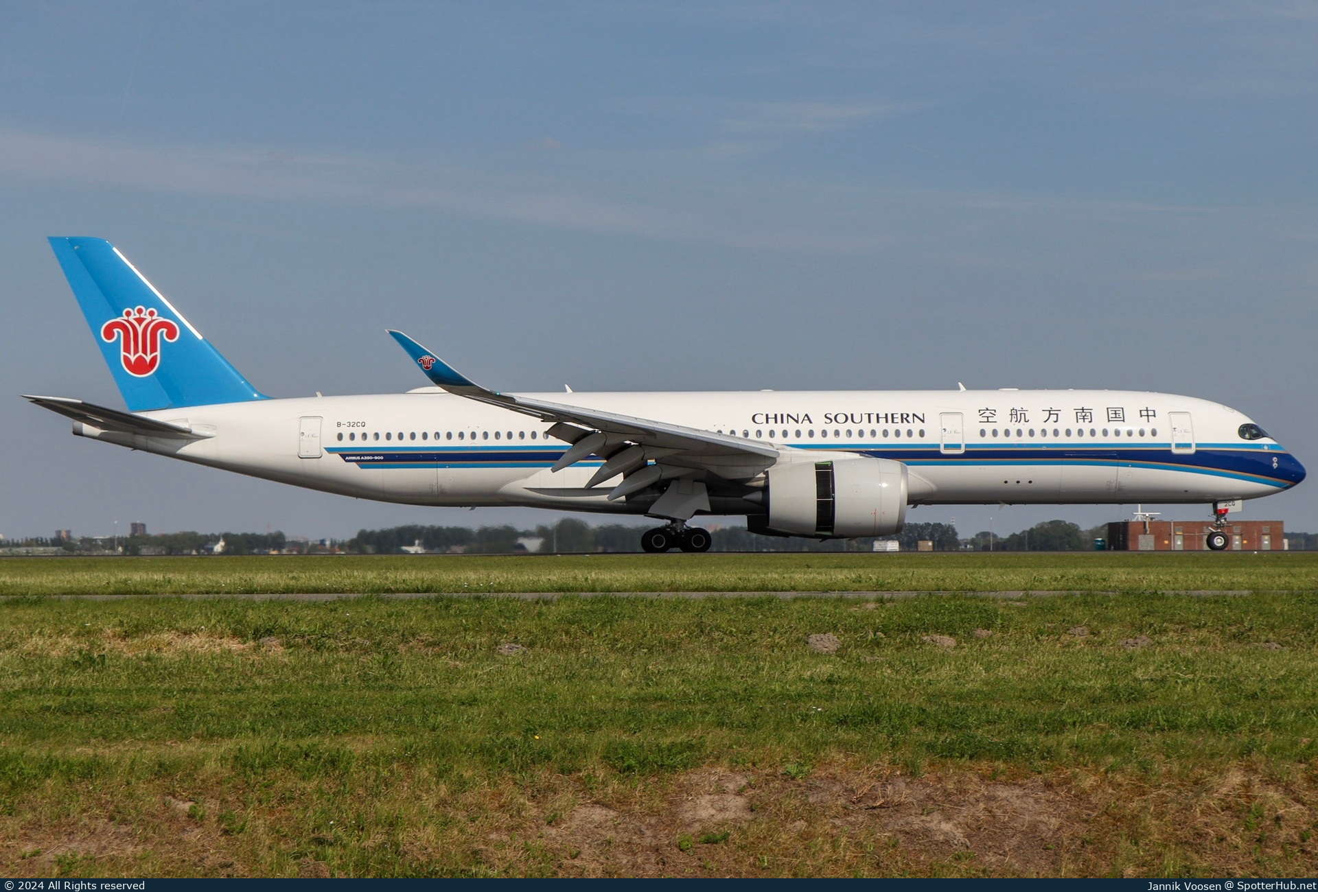 Photo of B-32CQ - Airbus A350-941 operated by China Southern Airlines