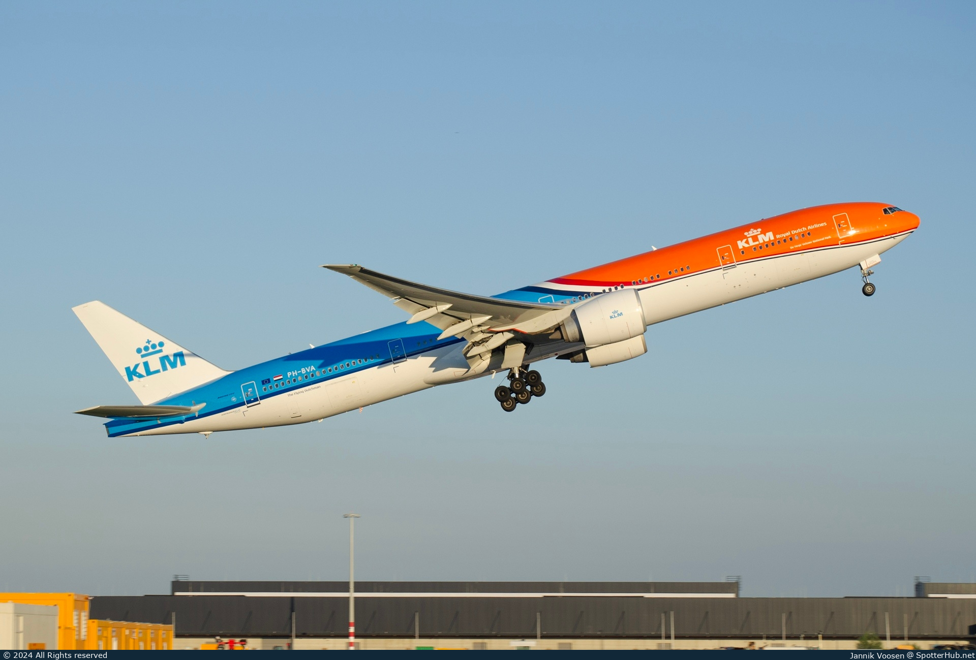 Photo of PH-BVA - Boeing 777-306(ER) operated by KLM Royal Dutch Airlines