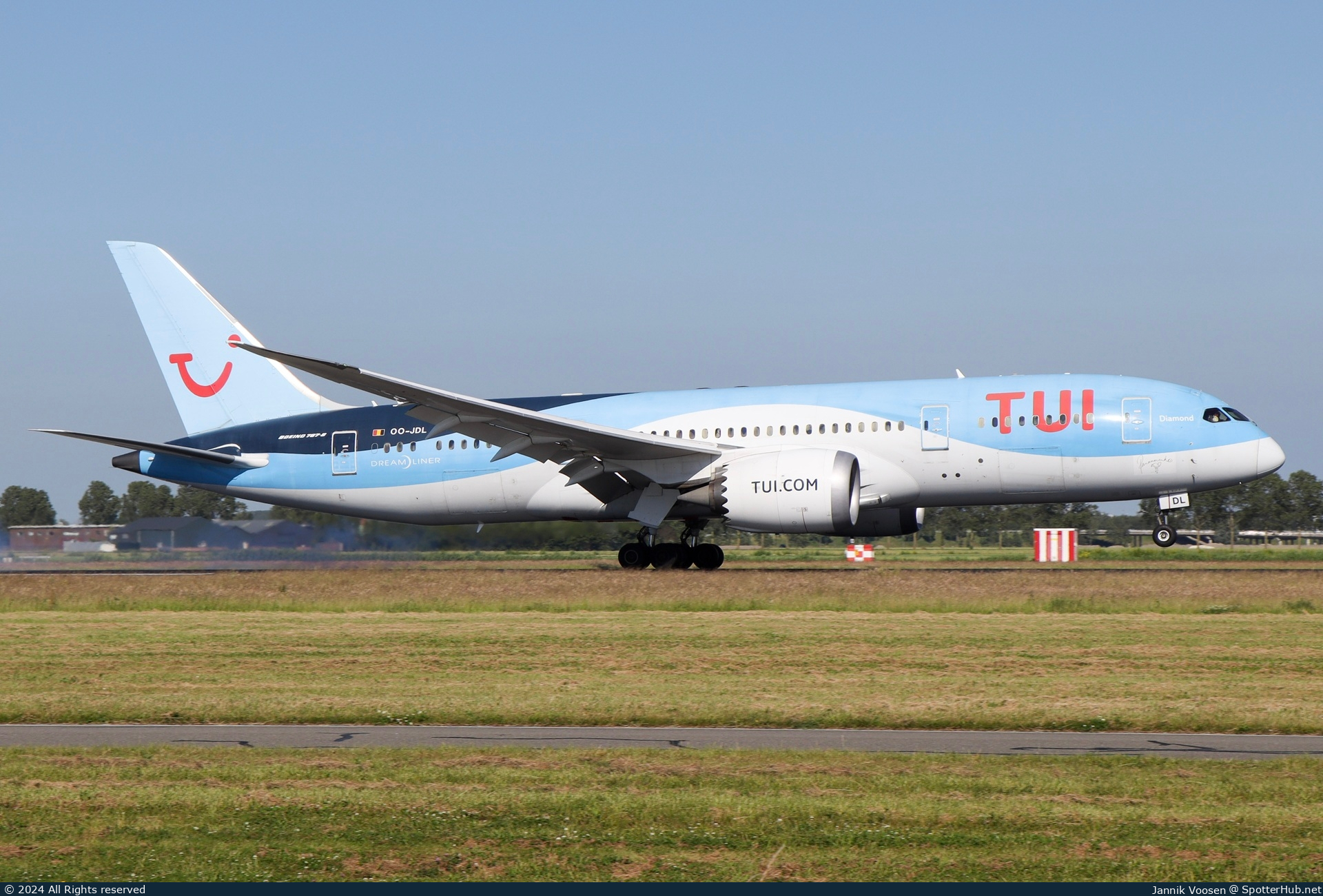 Photo of OO-JDL - Boeing 787-8 Dreamliner operated by TUI Airlines Belgium