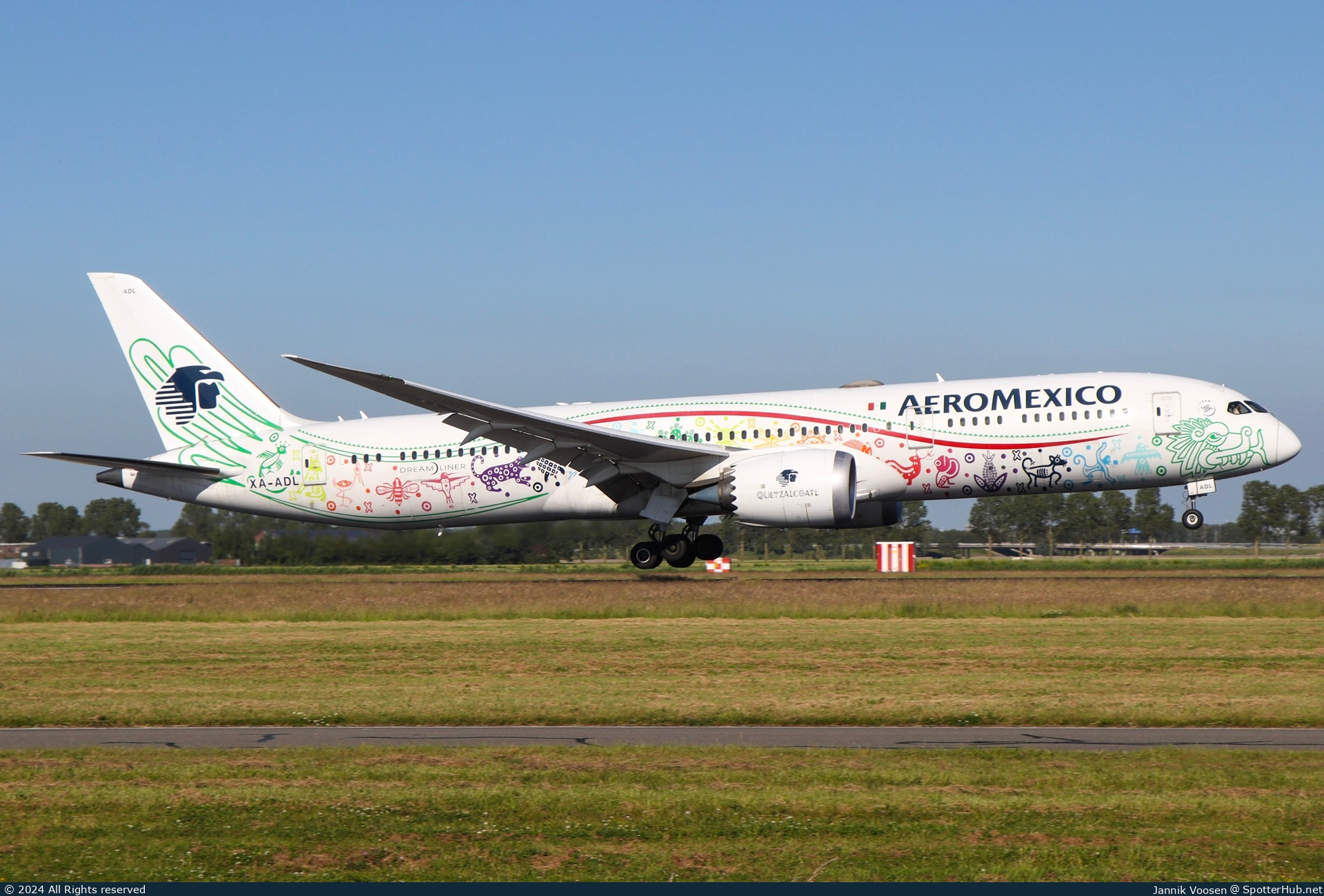 Photo of XA-ADL - Boeing 787-9 Dreamliner operated by Aeroméxico