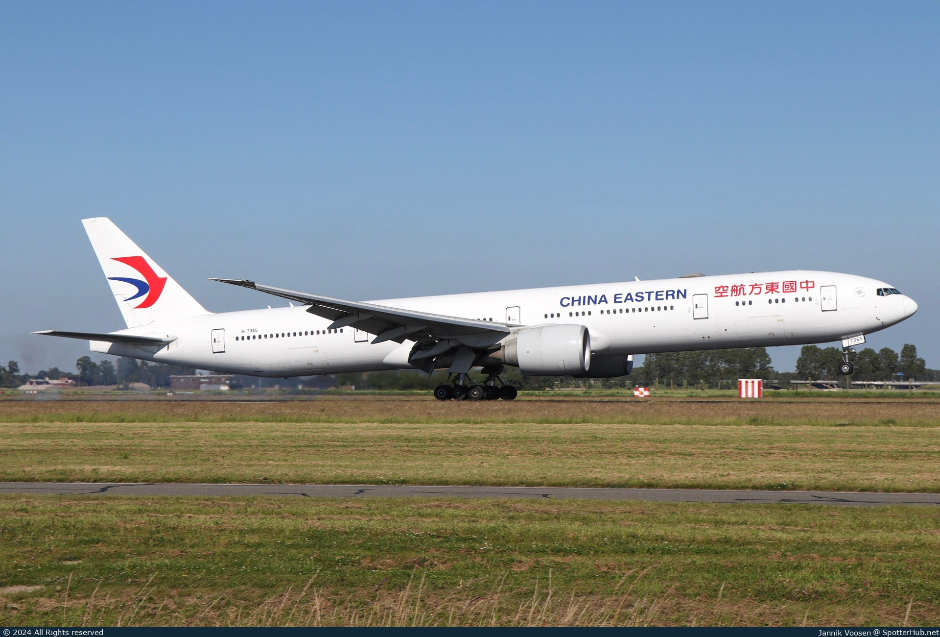 Photo of B-7365 - Boeing 777-39P(ER) operated by China Eastern Airlines
