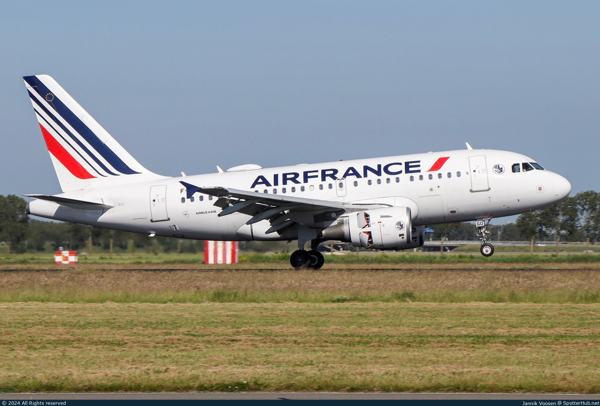 Photo of F-GUGO - Airbus A318-111 operated by Air France