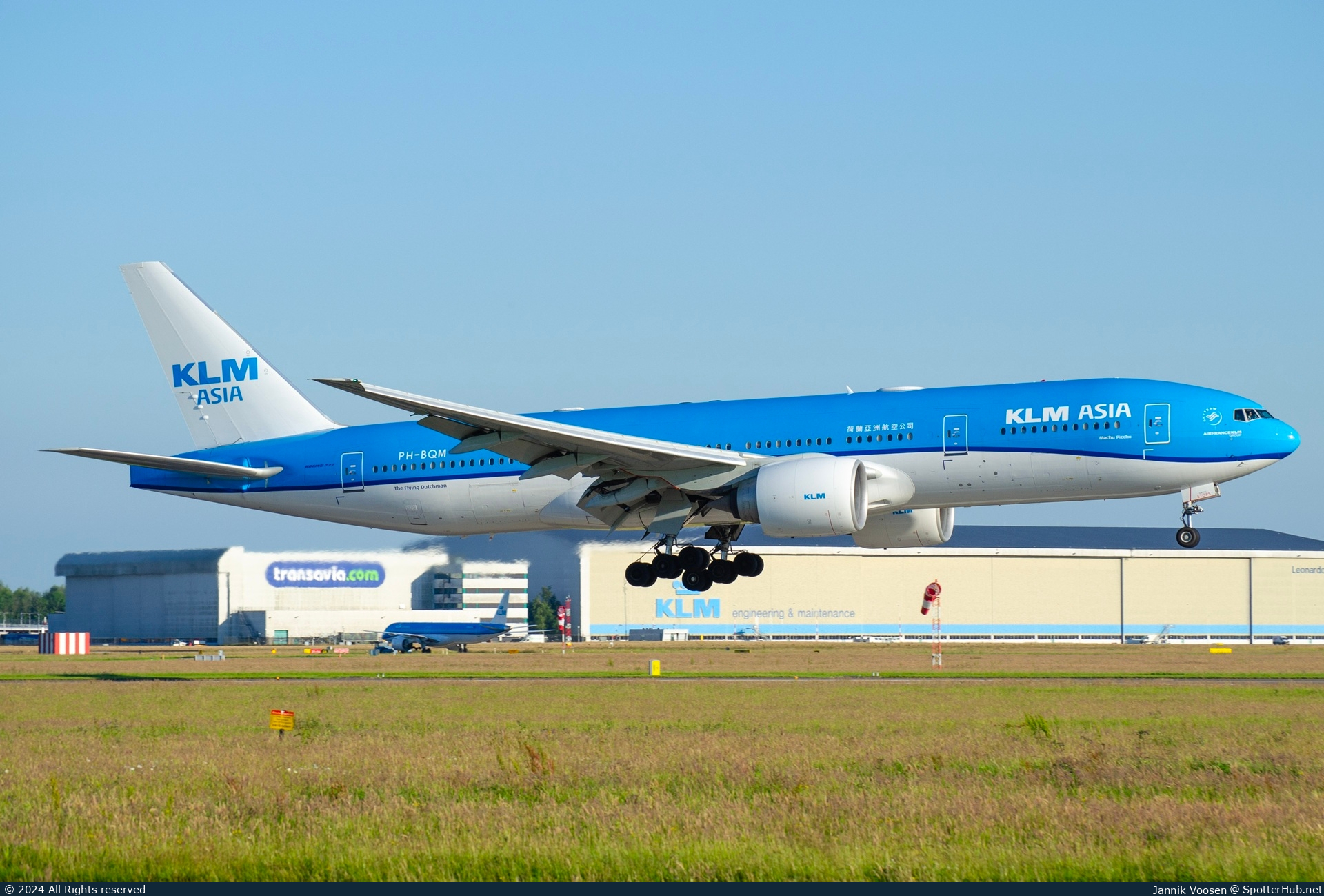 Photo of PH-BQM - Boeing 777-206(ER) operated by KLM Asia